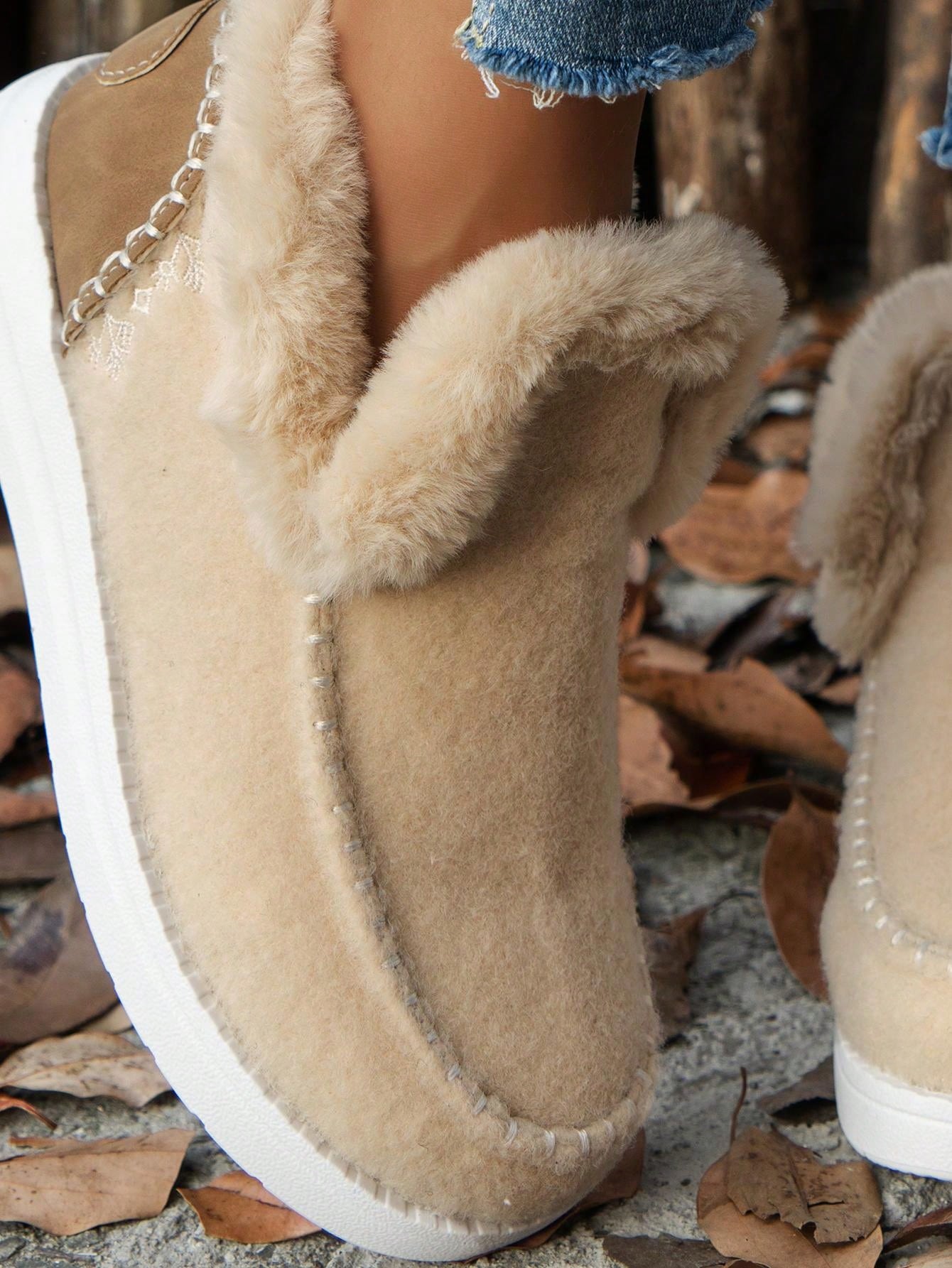 Women's Comfortable Fluffy Slip-On Flat Ankle Boots For Winter