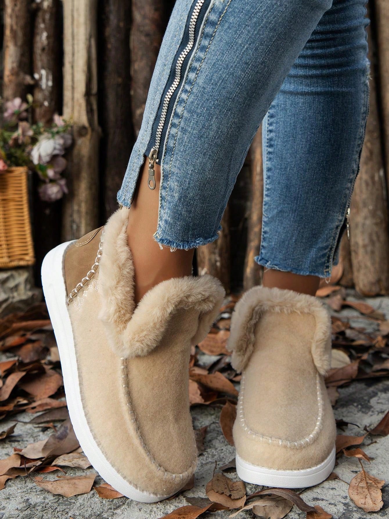 Women's Comfortable Fluffy Slip-On Flat Ankle Boots For Winter