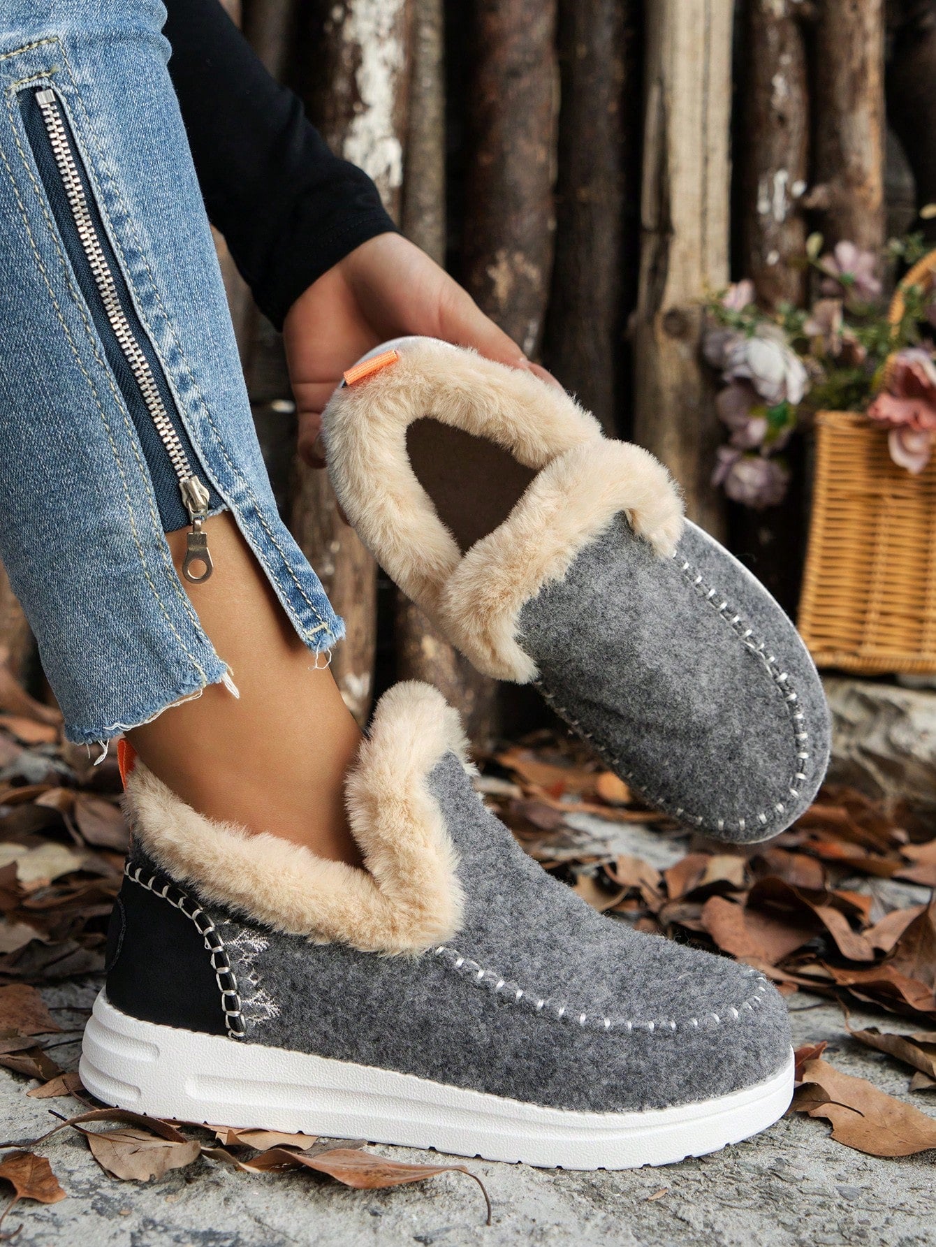 Women's Comfortable Fluffy Slip-On Flat Ankle Boots For Winter