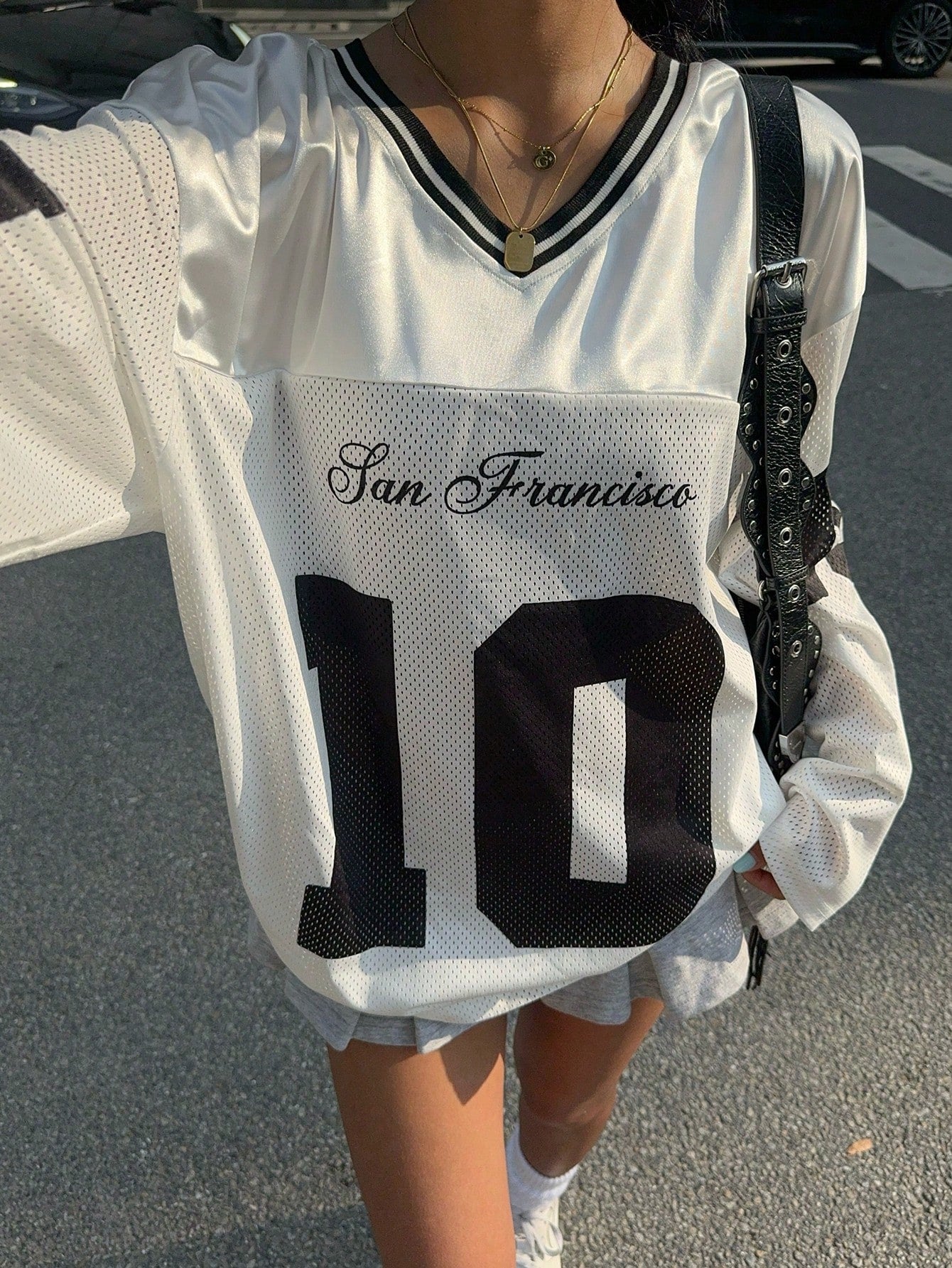 EZwear Women's New V-Neck Casual Sports Letter & Graphic Splice Oversized Loose Long Sleeve T-Shirt, White