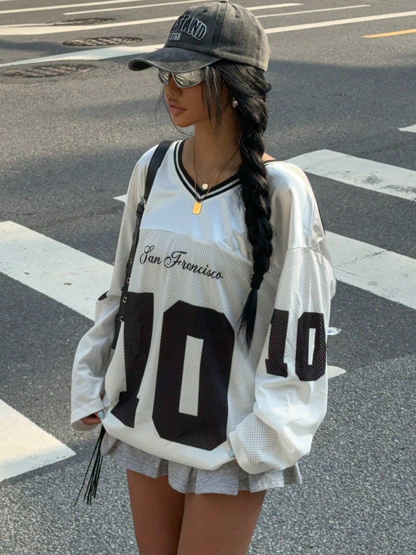 EZwear Women's New V-Neck Casual Sports Letter & Graphic Splice Oversized Loose Long Sleeve T-Shirt, White