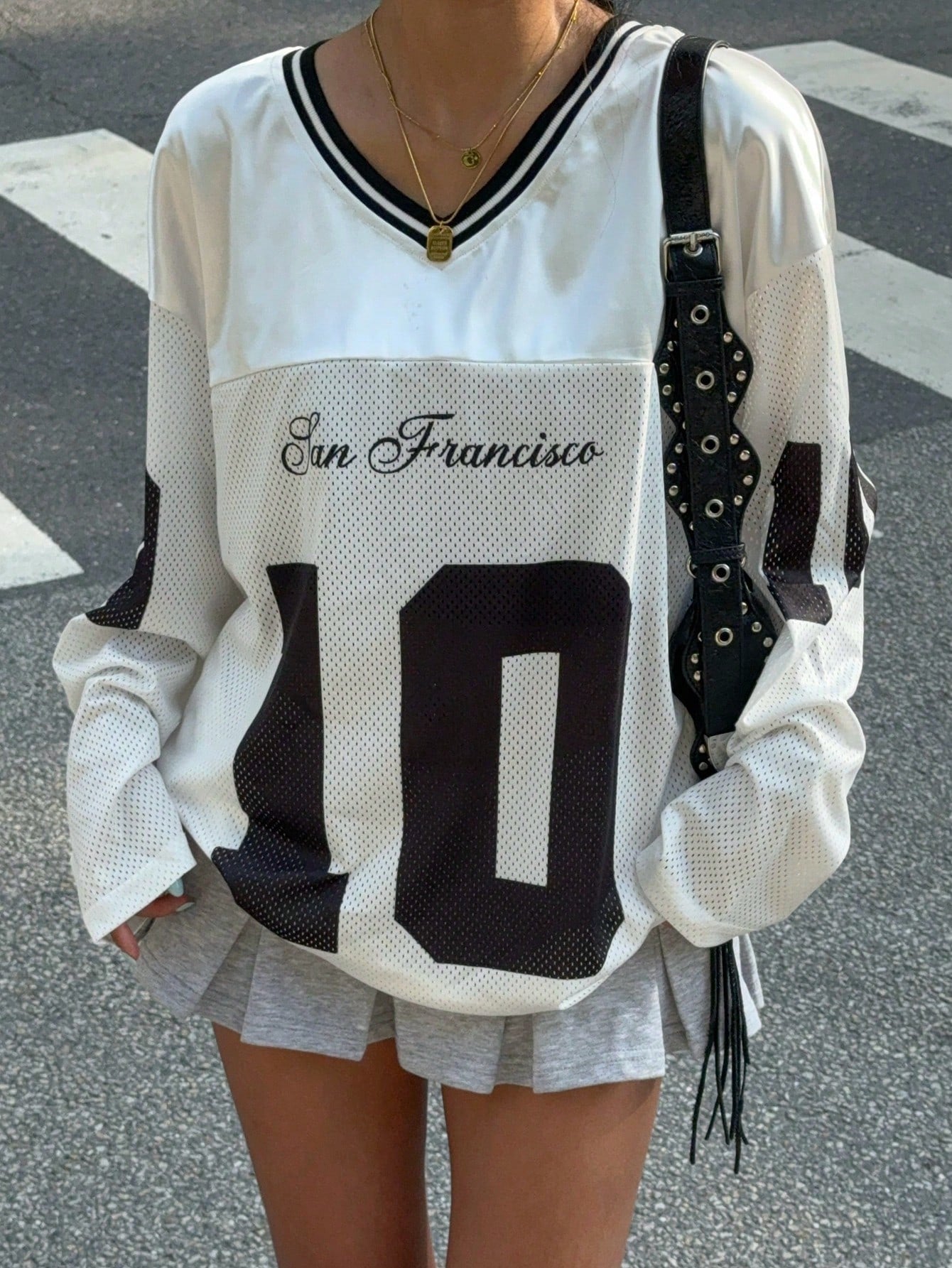 EZwear Women's New V-Neck Casual Sports Letter & Graphic Splice Oversized Loose Long Sleeve T-Shirt, White