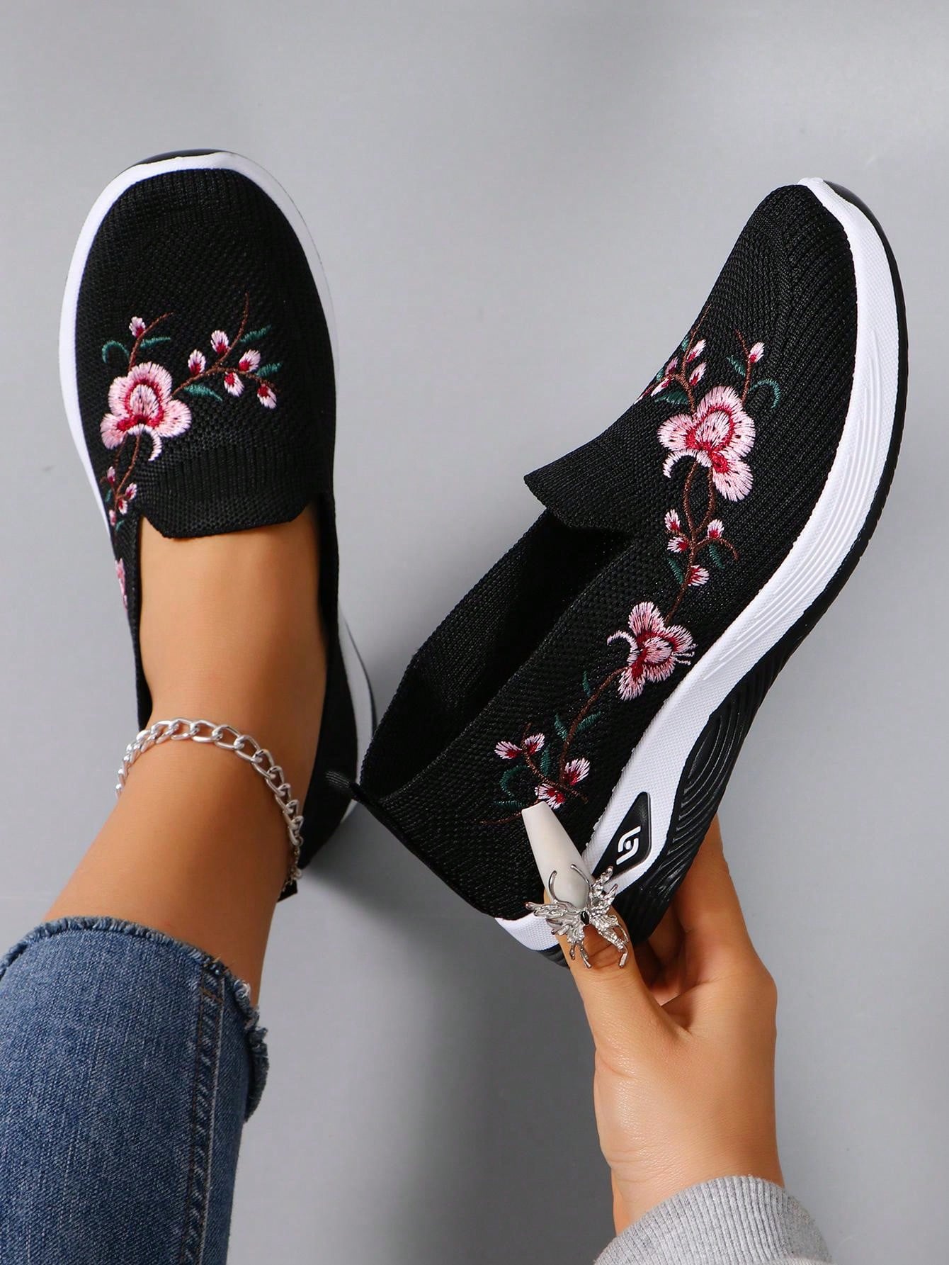 New Arrival Women's Casual Sports Shoes, Embroidered Comfortable Sneakers, Lightweight, Breathable Flat Slip-On Shoes, Shoes For Women
