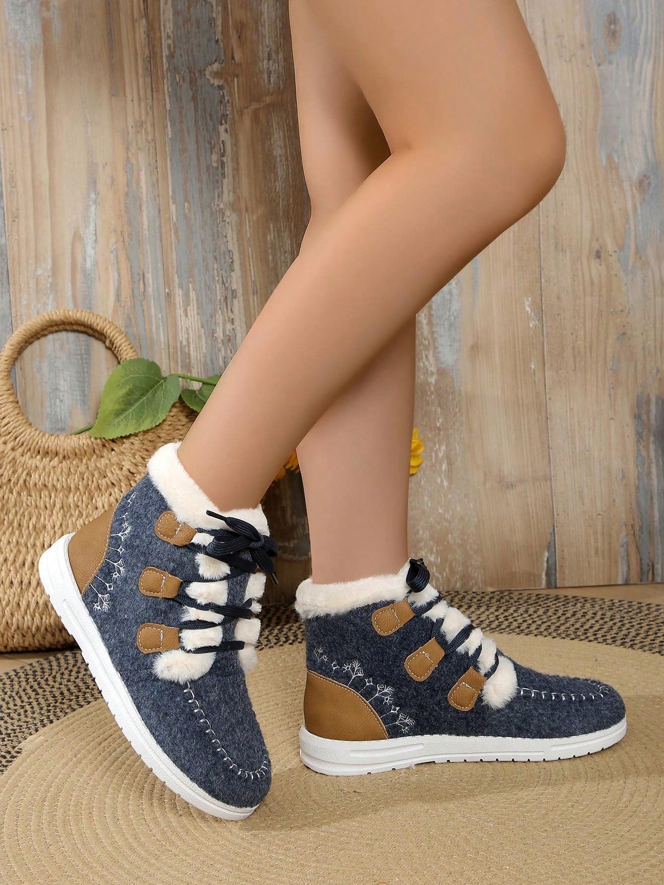 Women's Wool Felt Lace-Up Flat Snow Boots With Embroidered Stitching, Color Block And Fluffy Lined, Warm Winter