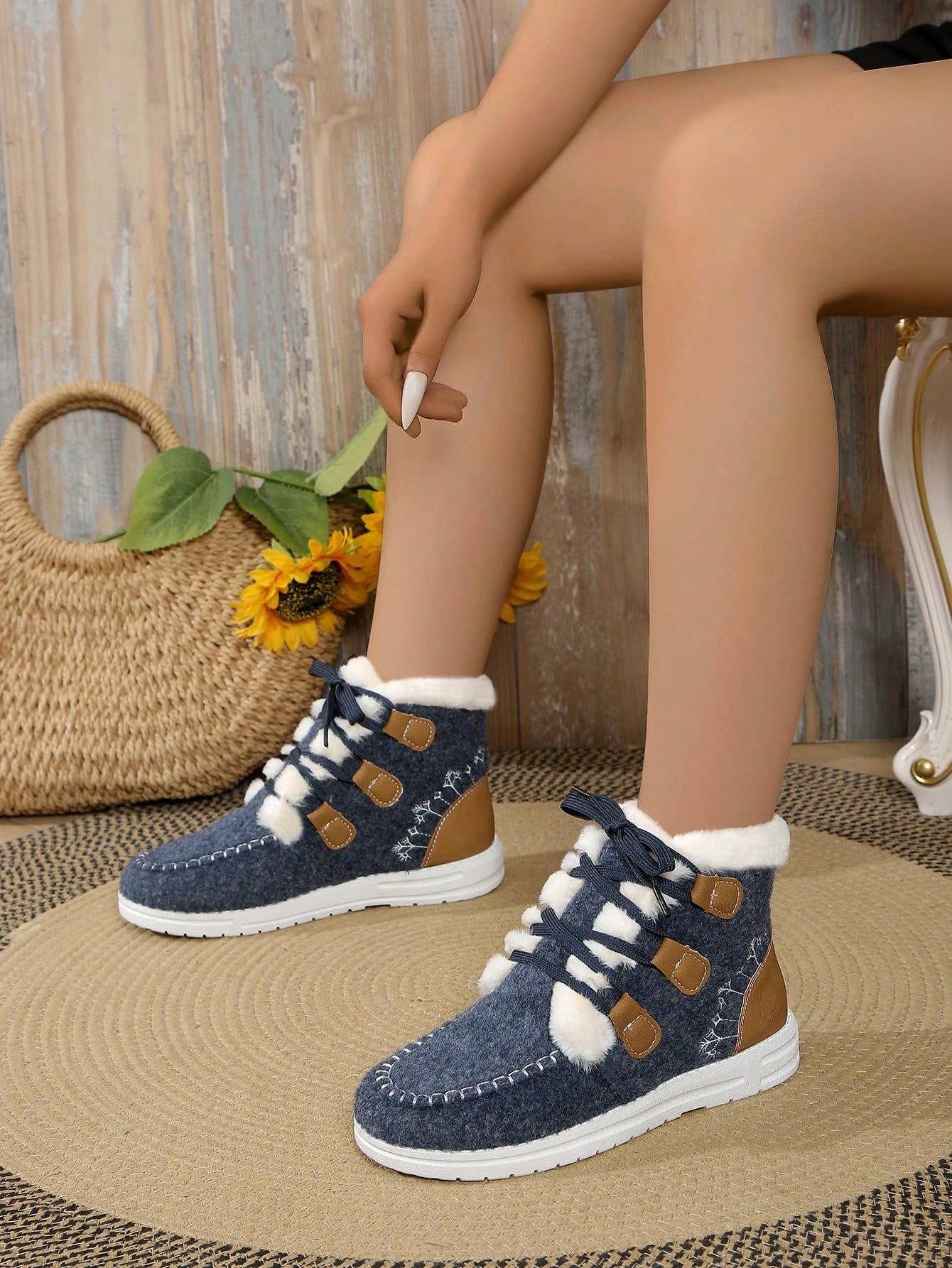 Women's Wool Felt Lace-Up Flat Snow Boots With Embroidered Stitching, Color Block And Fluffy Lined, Warm Winter