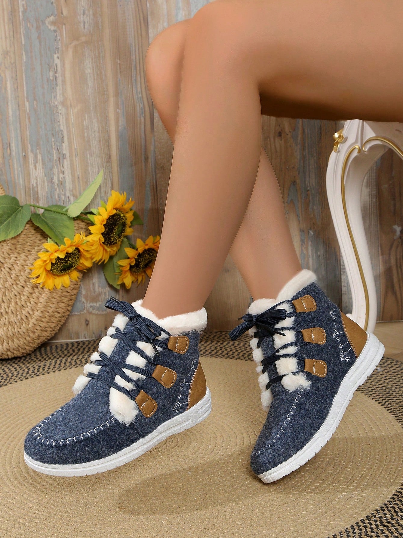 Women's Wool Felt Lace-Up Flat Snow Boots With Embroidered Stitching, Color Block And Fluffy Lined, Warm Winter