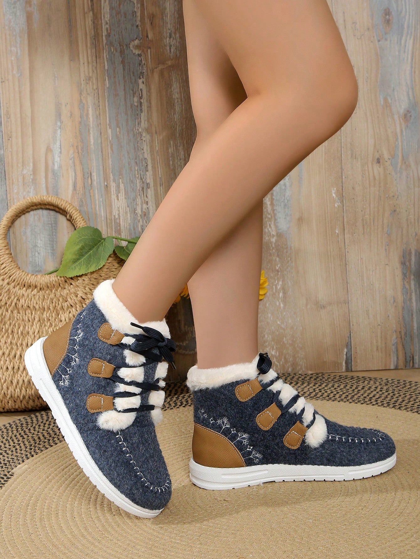 Women's Wool Felt Lace-Up Flat Snow Boots With Embroidered Stitching, Color Block And Fluffy Lined, Warm Winter