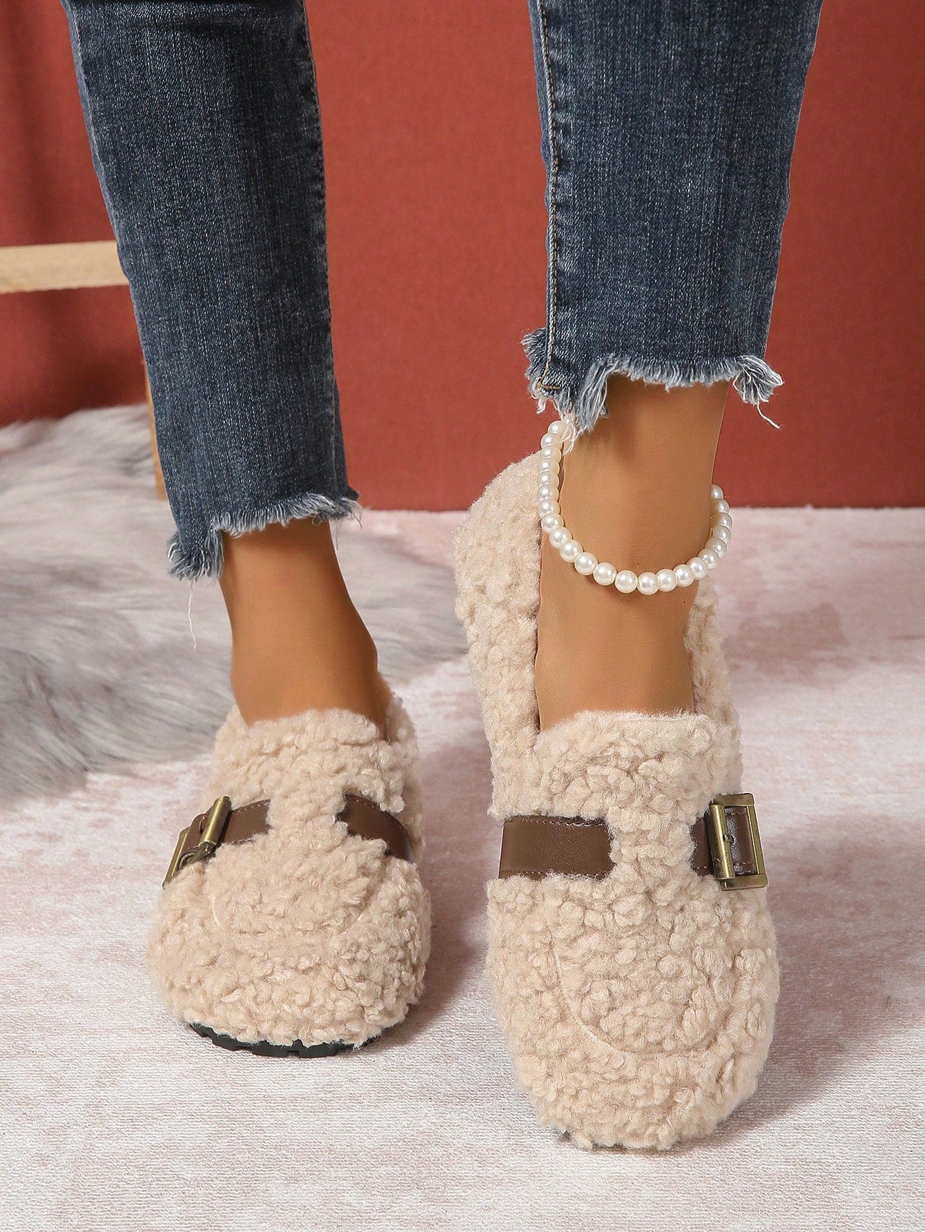 New Women Soft Sole Slip-On Plush Shoes, Leather Strap & Metal Buckle Design, Simple & Elegant Style, Suitable For Daily Wear, Indoors & Outdoors, Warm & Comfortable For Autumn/Winter