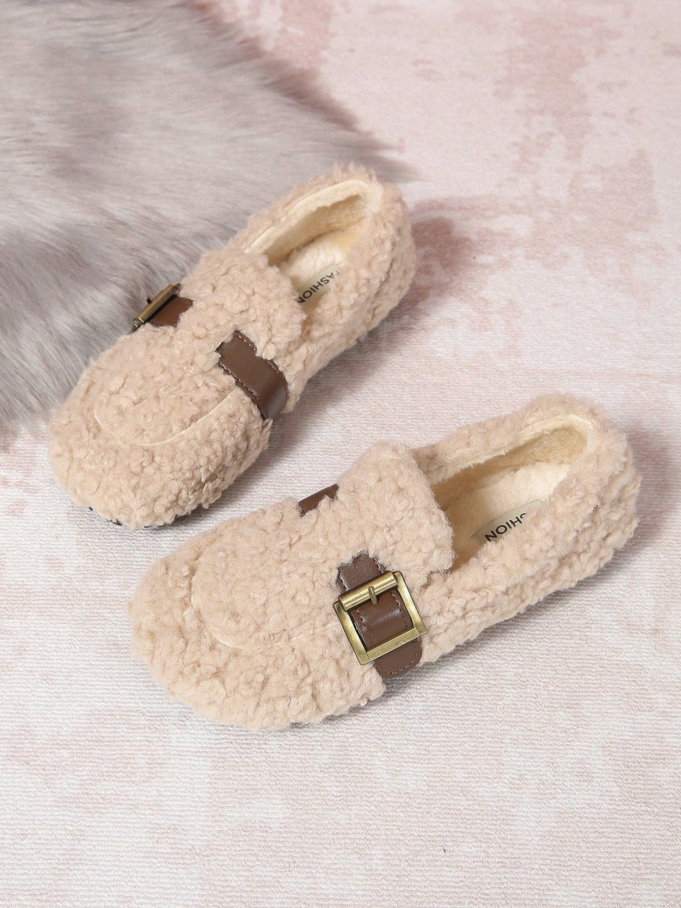 New Women Soft Sole Slip-On Plush Shoes, Leather Strap & Metal Buckle Design, Simple & Elegant Style, Suitable For Daily Wear, Indoors & Outdoors, Warm & Comfortable For Autumn/Winter