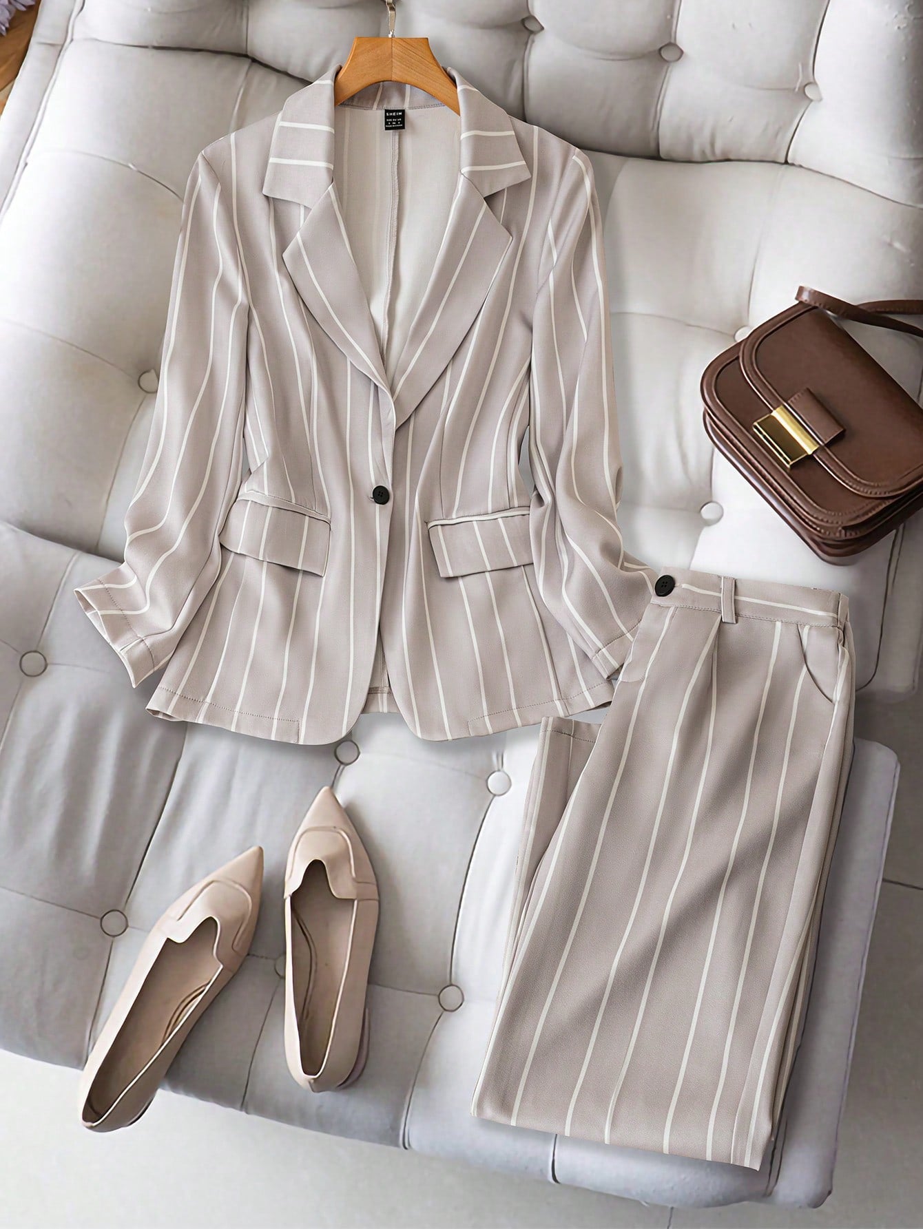 Raffinéa Women's Striped Print Single-Breasted Long Sleeve Blazer And Pocket Pant Elegant Suit Set