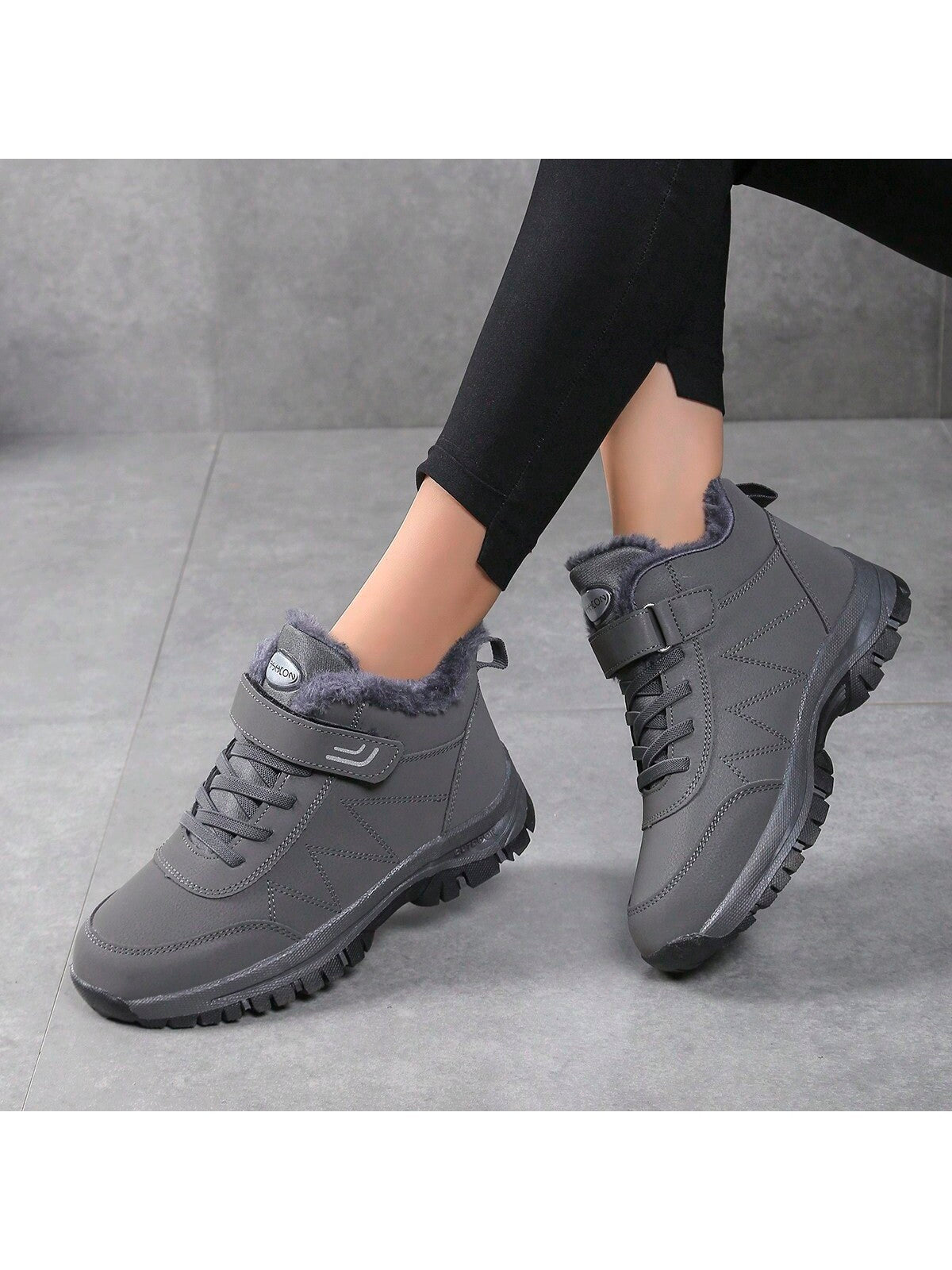 Women's Climbing Shoes Fashion Thermal Lined Sports Shoes Black Sports Shoes High-Top Shoes