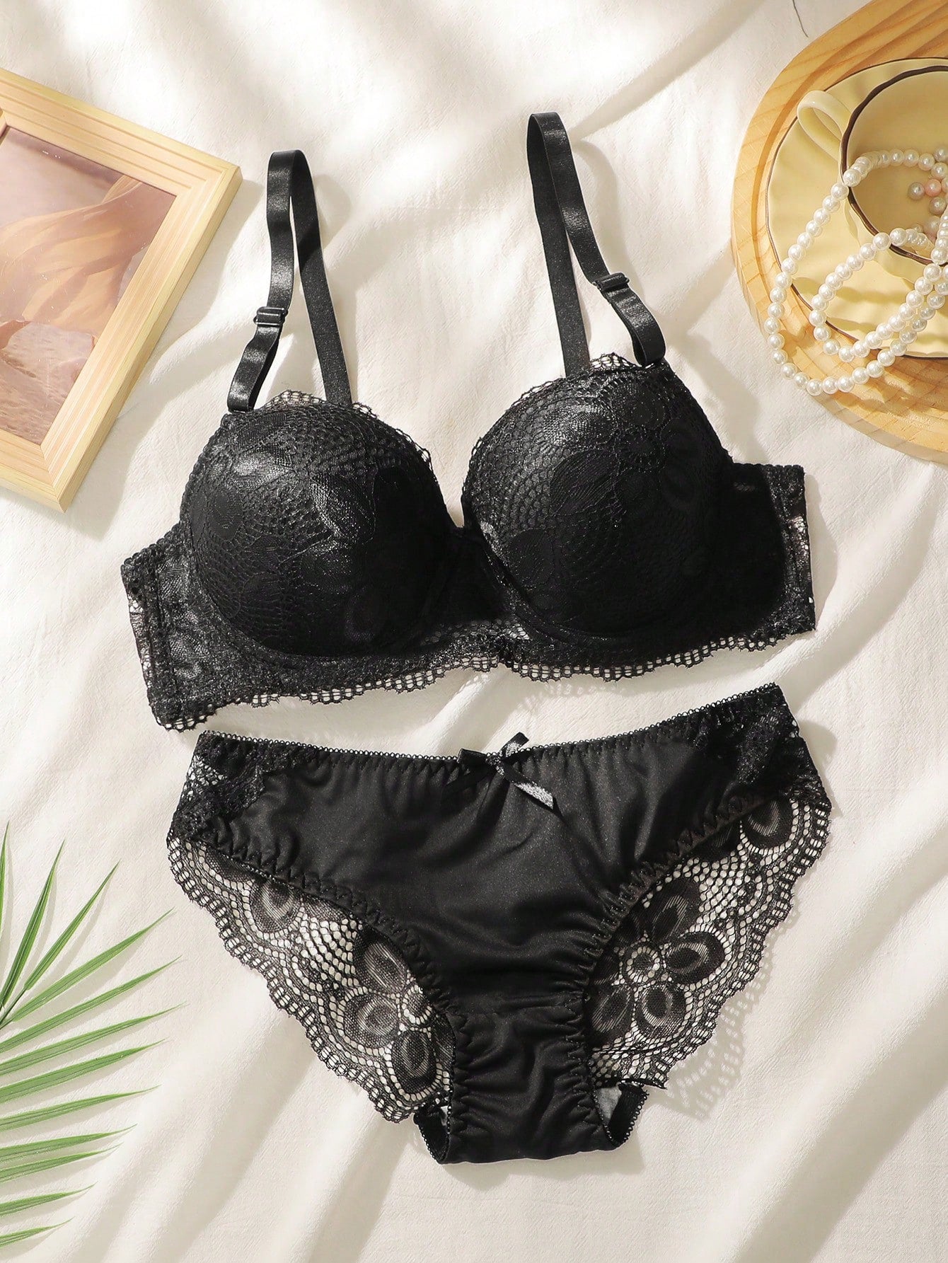 Floral Lace Underwire Bra & Panty Lingerie Set