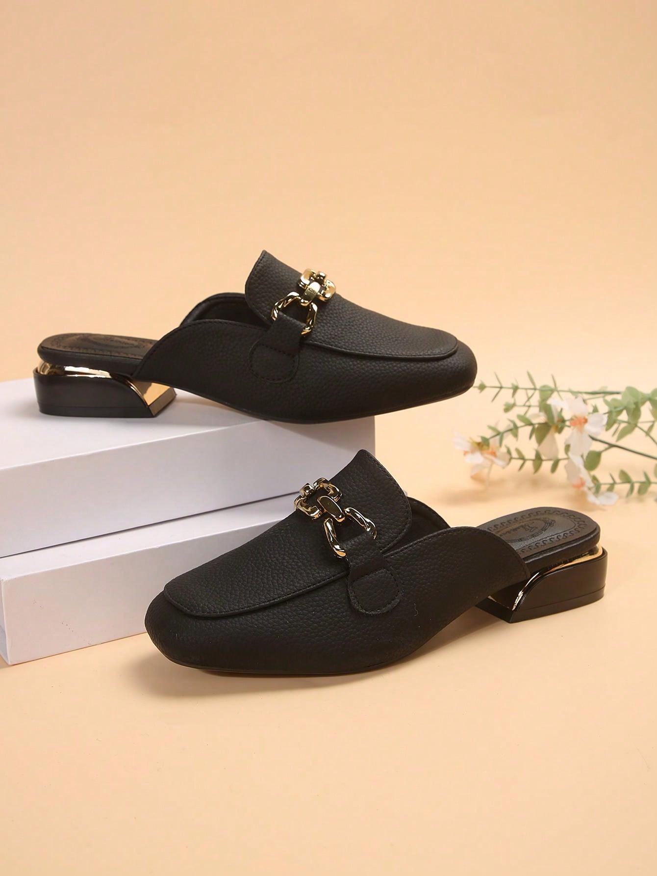 Women Metal Buckle Half-Back Mules Pointed Toe Patent Leather Textured Loafers, Elegant Backless Flat Slip-On Shoes, Suitable For All Seasons