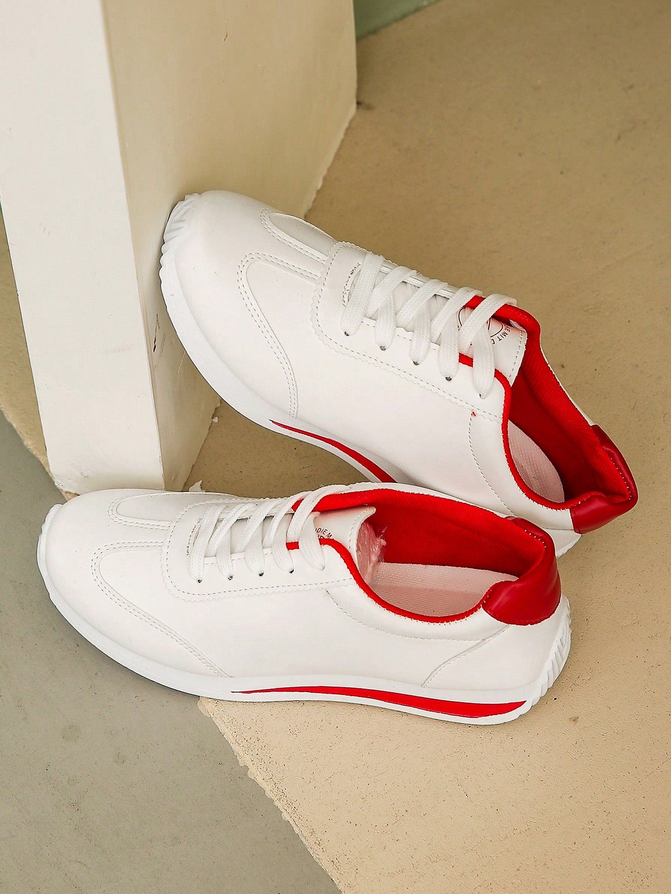 Plus Size 36-43 Women's Breathable & Odor-Resistant Flat Lace-Up Agane Running Sneakers, Anti-Slip, Suitable For Spring/Autumn, Hiking, Dancing, Fitness, Red Leather