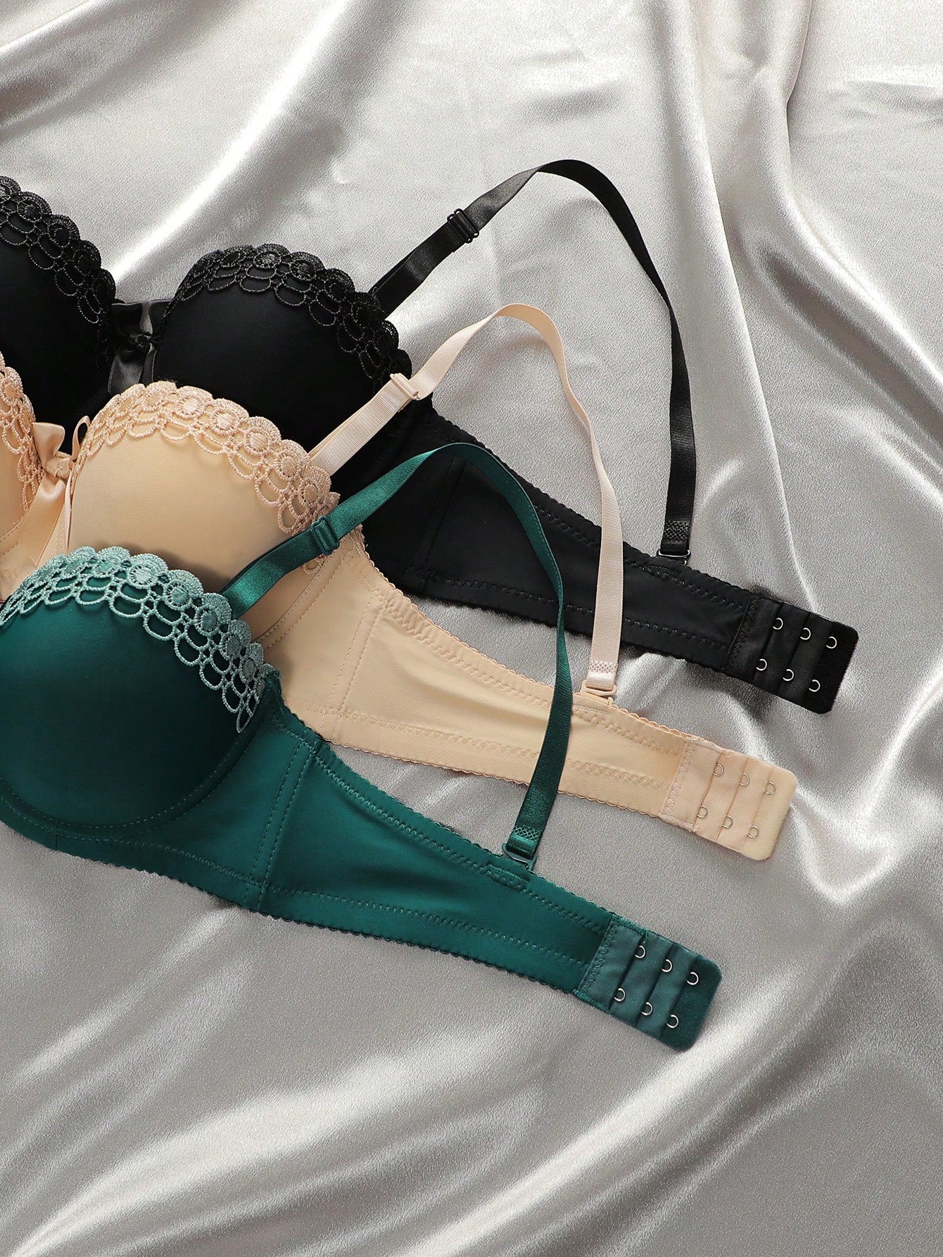 3Sets Underwire Push-Up Bra And Panties With Embroidered Decoration Lingerie Panty Sets