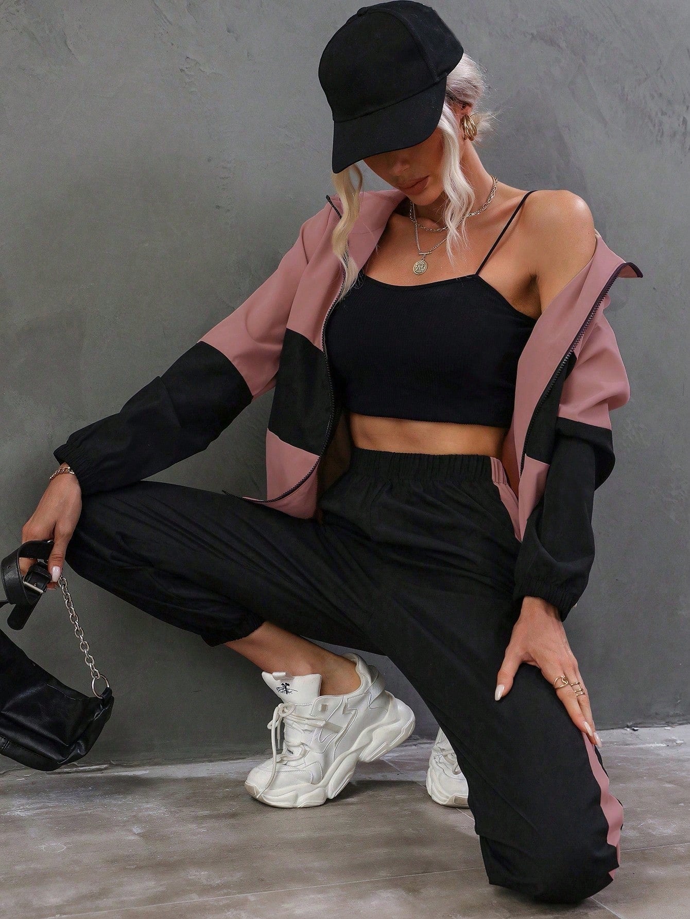 Relaxiva Women's Contrast Color Athletic Two Piece Set