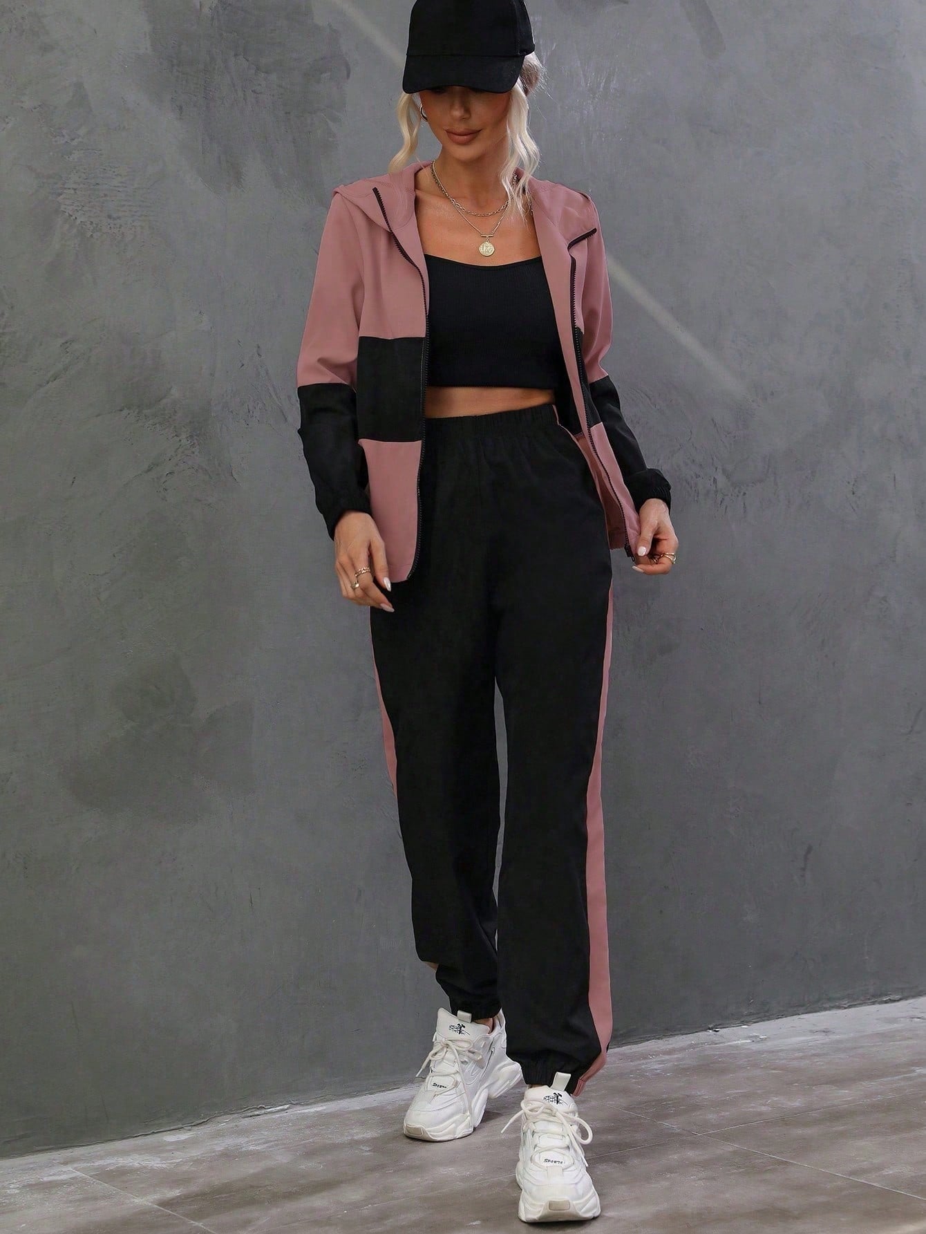 Relaxiva Women's Contrast Color Athletic Two Piece Set