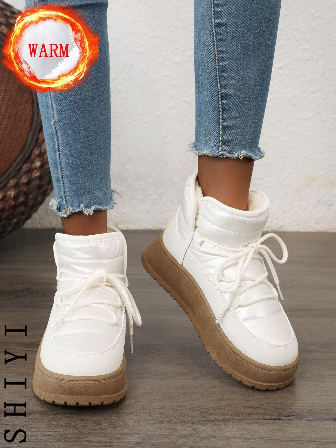 Women's White Casual Sneakers, 2024 Winter New Arrival, Plush Lining Warm Outdoor Thick Sole Fashion Versatile Vacation Style Student Outdoor Hiking Skateboard Flat Chunky Sneakers Snow Boots