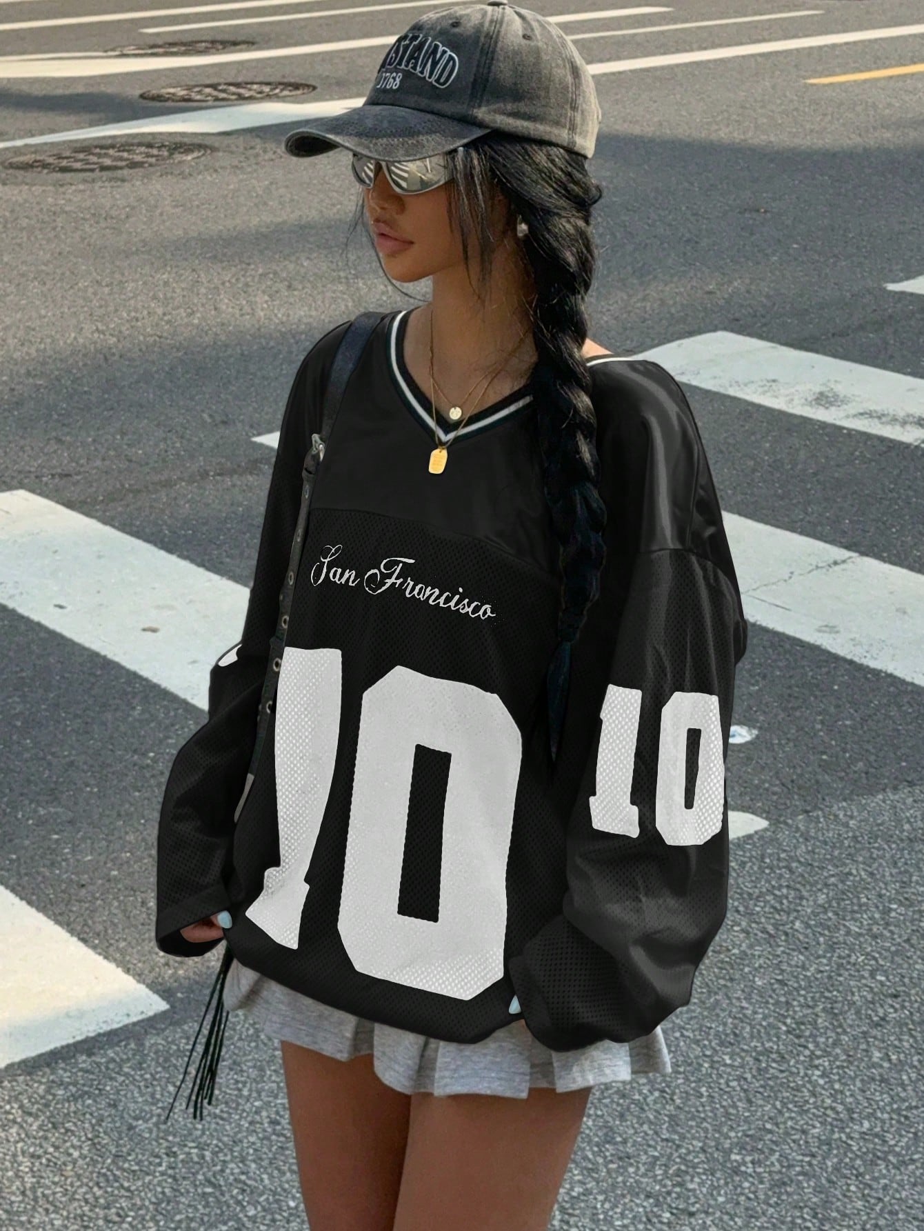 EZwear Women's New V-Neck Casual Sports Letter & Graphic Splice Oversized Loose Long Sleeve T-Shirt, White