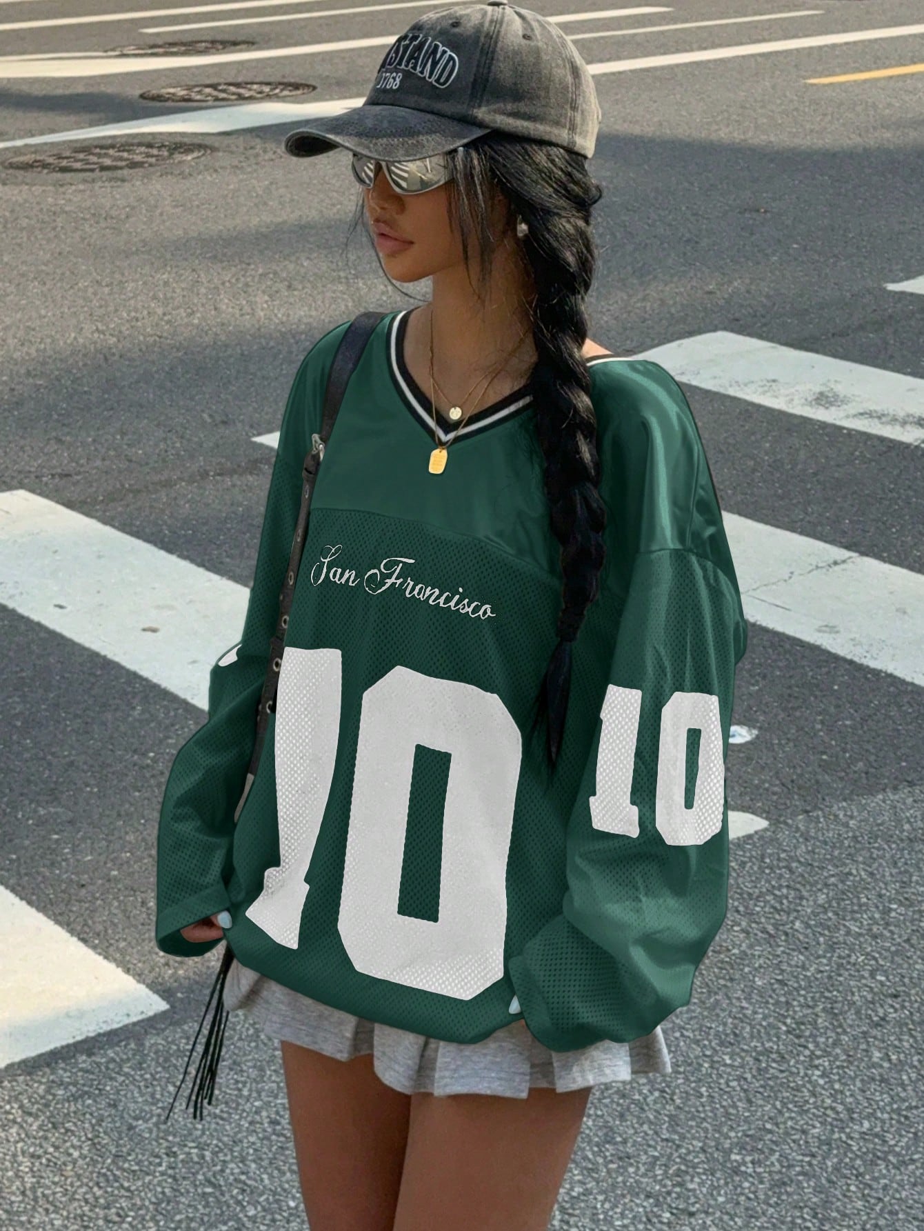 EZwear Women's New V-Neck Casual Sports Letter & Graphic Splice Oversized Loose Long Sleeve T-Shirt, White