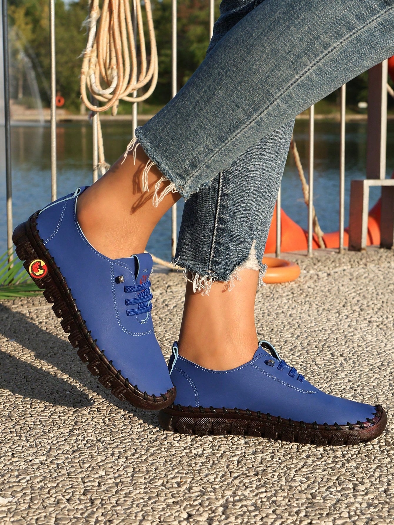 Women's Casual Simple Fashion Shoes 2024 New Style, Comfortable Cow Muscle Soft Bottom Stitching Mother Loafers (Please Order One Size Up)