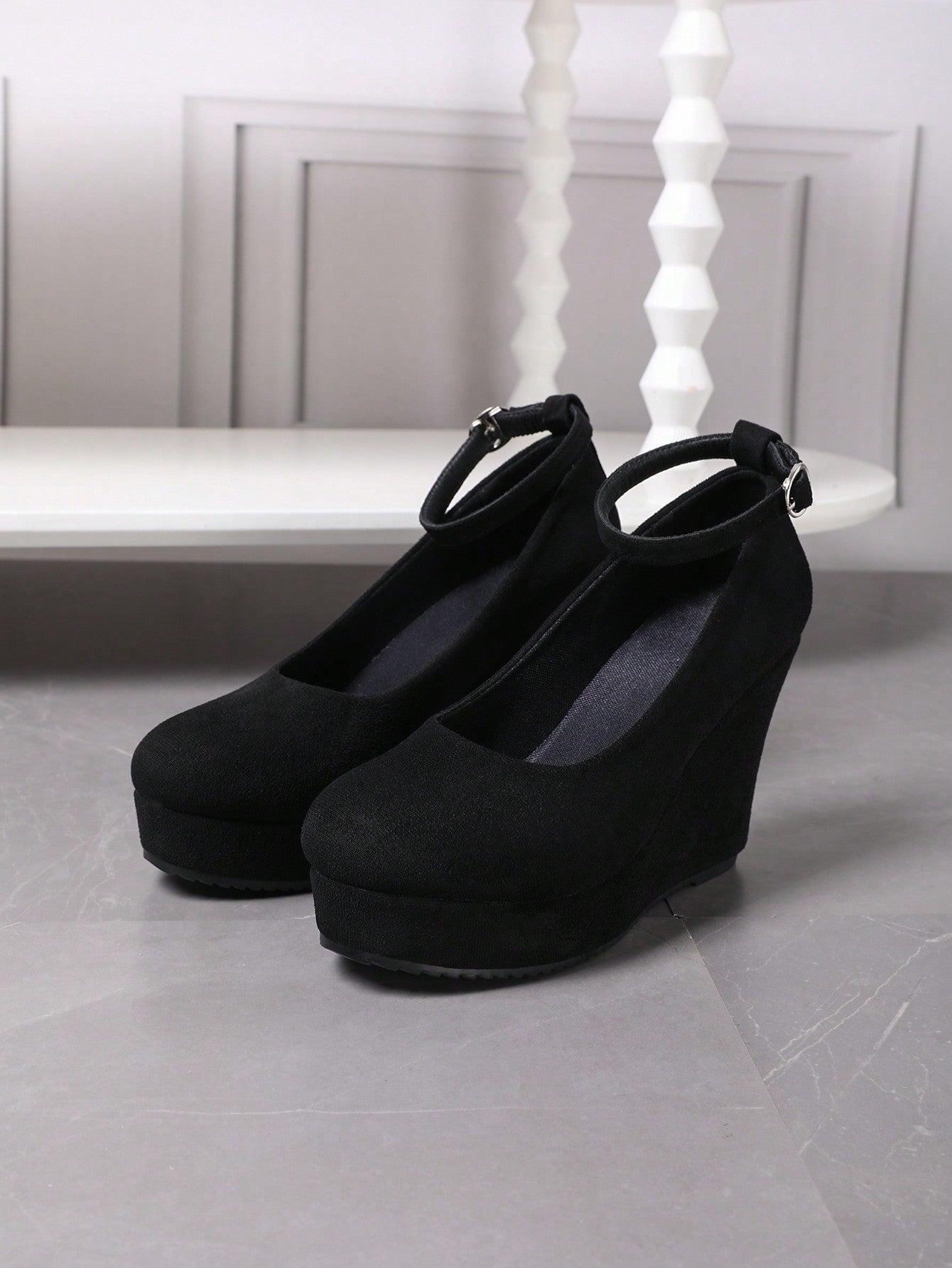 Women's Thick Bottom Mary Jane Shoes Round Toe Waterproof Platform Adjustable Buckle Strap, Fashion Large Size Comfortable Casual Shoes, Suitable For Spring And Autumn