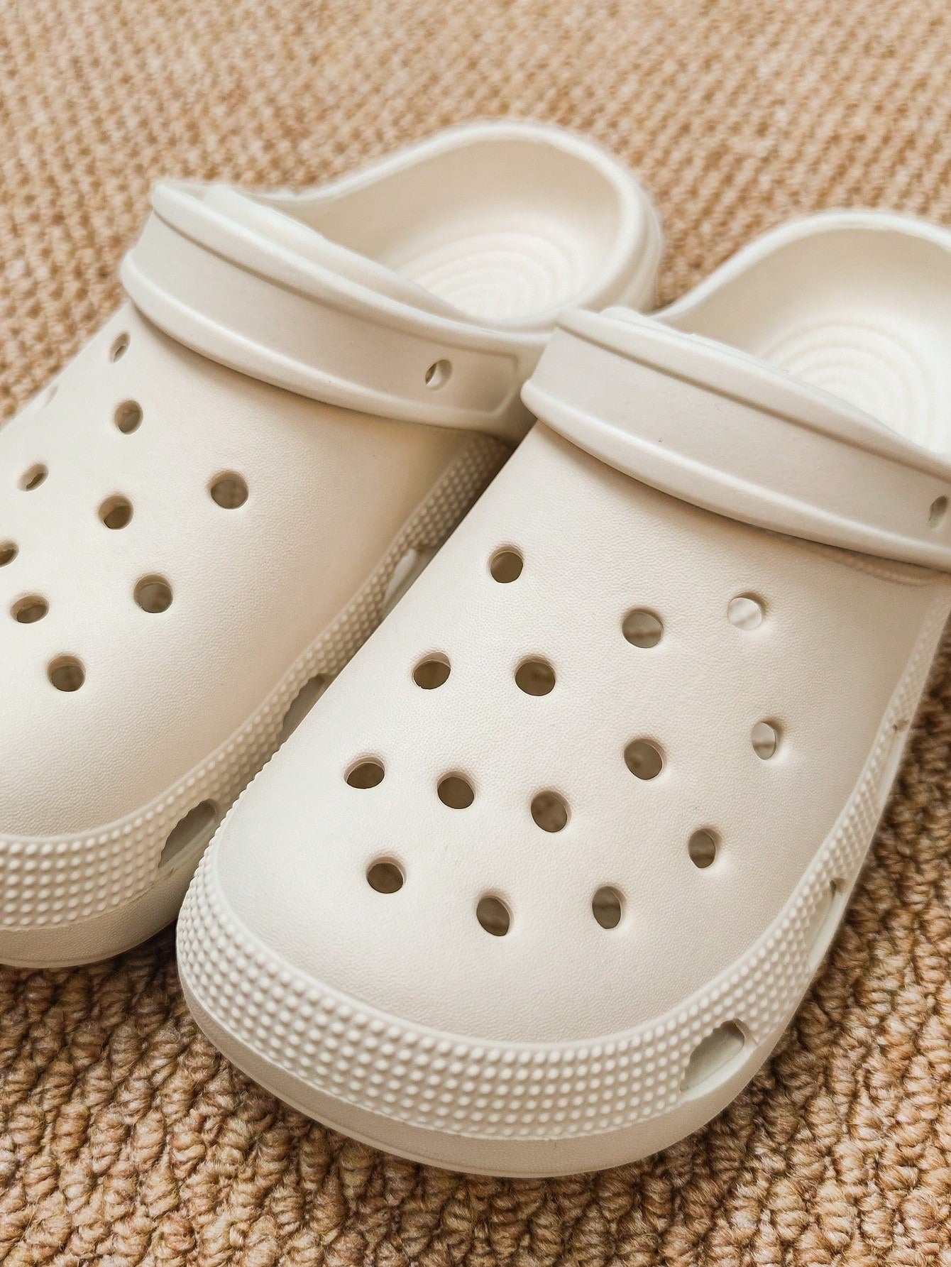 Women's Outdoor Commuting Trendy Minimalist Style Comfortable EVA Breathable Slip-Proof & Waterproof Hollow Out Shoes, Beige