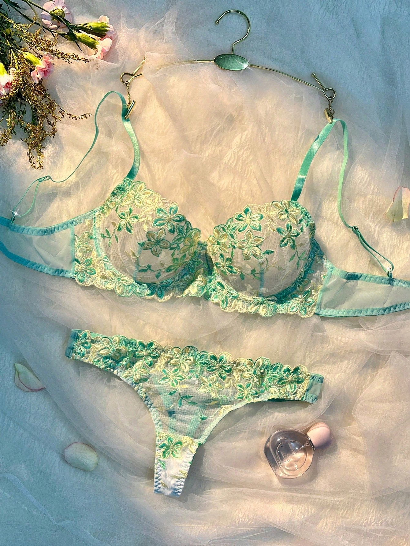 2pcs Romantic Pink Women's Bra And Panty Set With Underwire