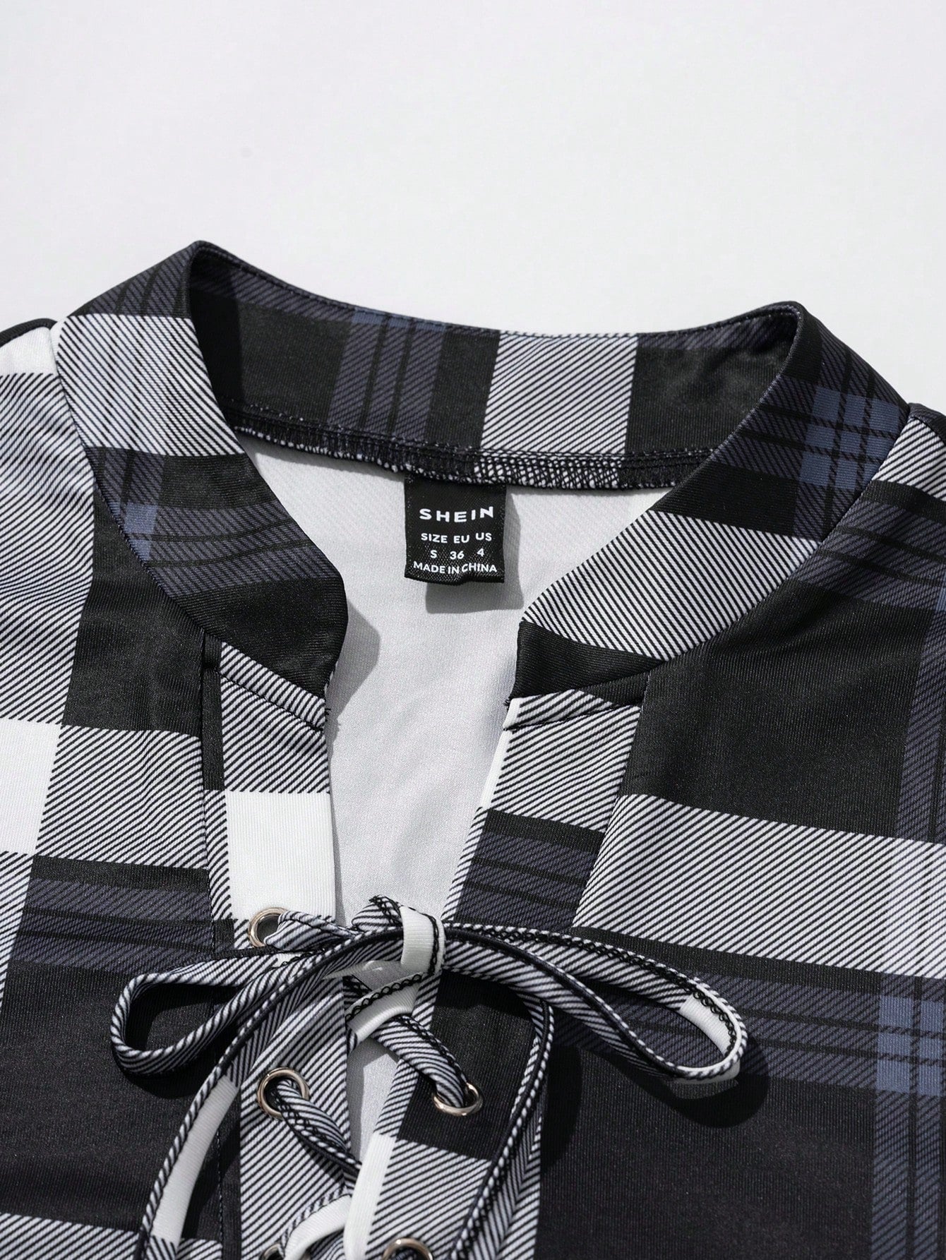 EMERY ROSE Women's V-Neck Drawstring Long Sleeve Plaid Design Casual T-Shirt Graphic Tees Women Tops For Spring Outfit