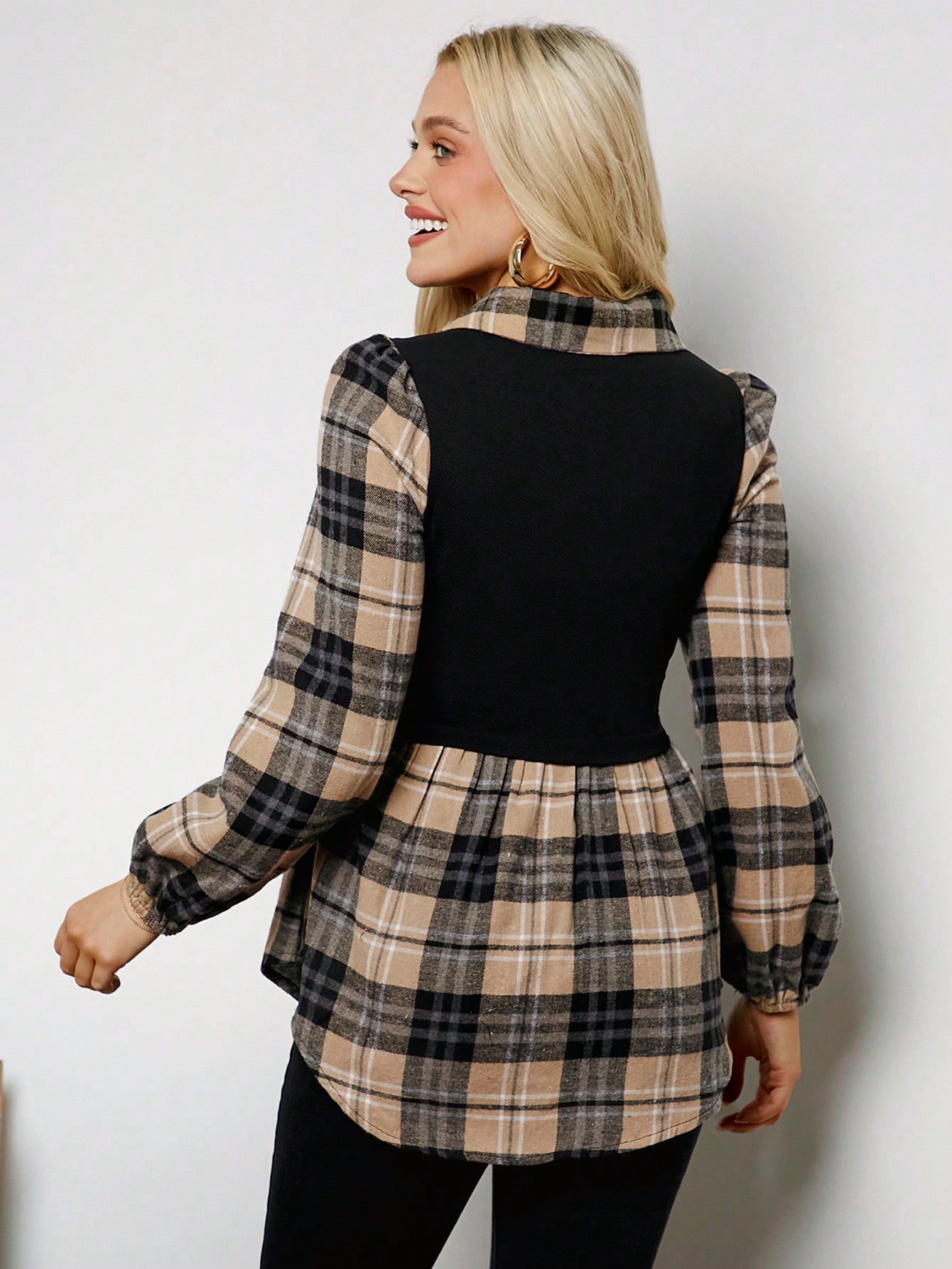 Wildara Stand Collar Lantern Sleeve Knit Contrast Stitching Casual Geometric Print Shirts,Office Wear Women,Airport Outfit