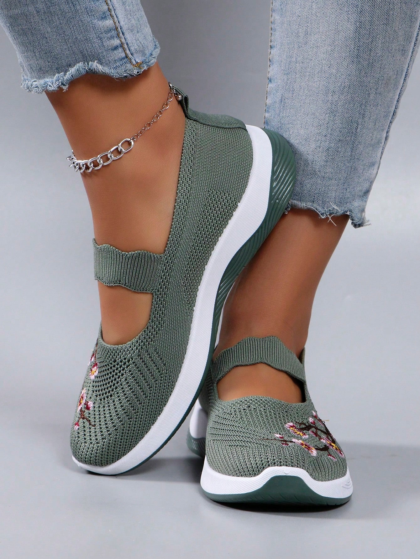 Women Casual Sport Shoes Comfortable Breathable Lightweight Fashionable