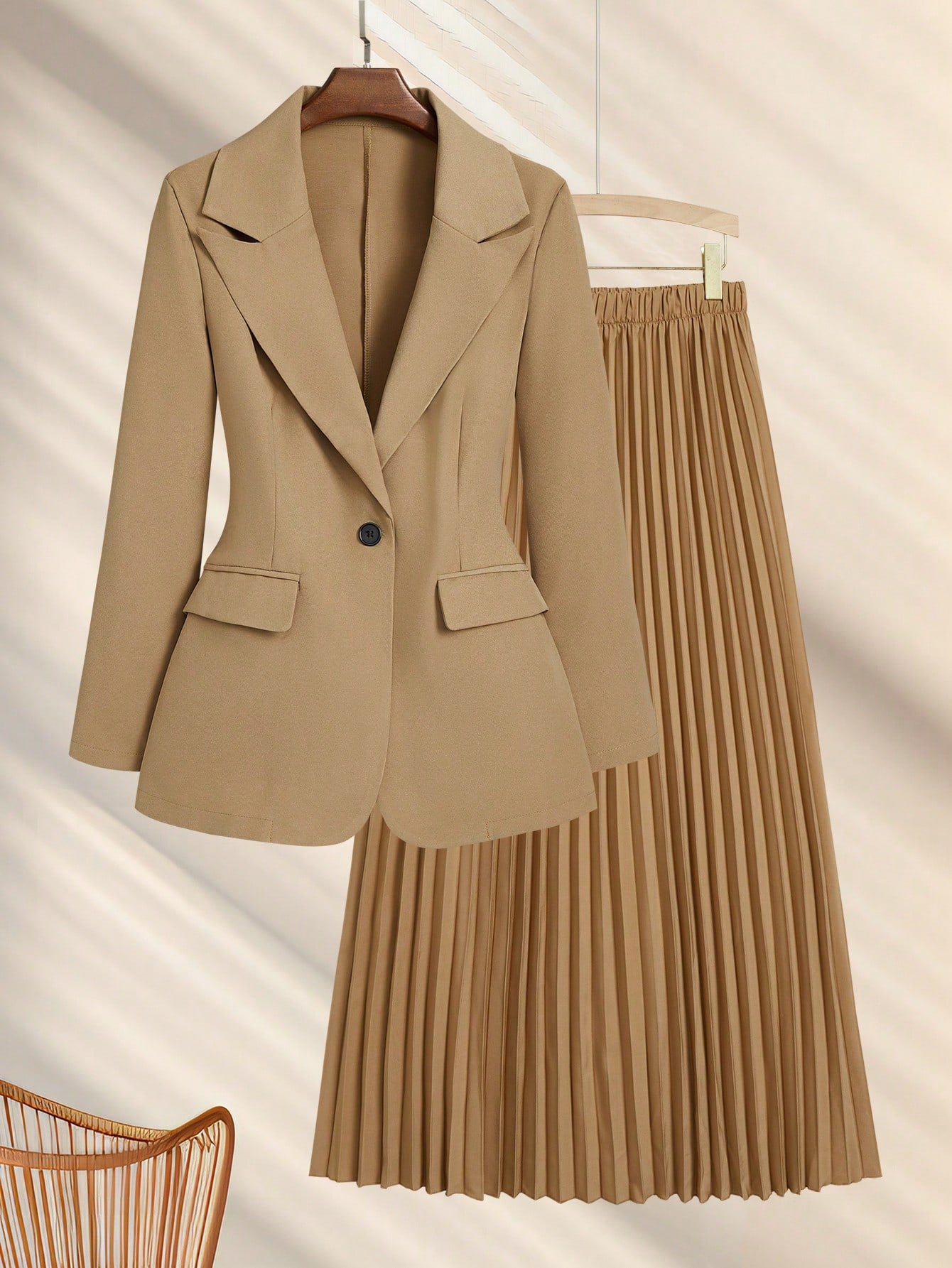 Franclia Plus Size Women's Brown Business Casual Loose Fit Blazer & A-Line Pleated Skirt Suit