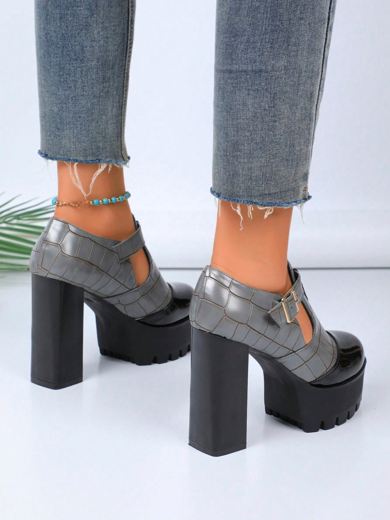 2025 New Arrivals Square Toe Thick Anti-Slip Platform High Heel Outdoor T-Stage Fashion Women Shoes