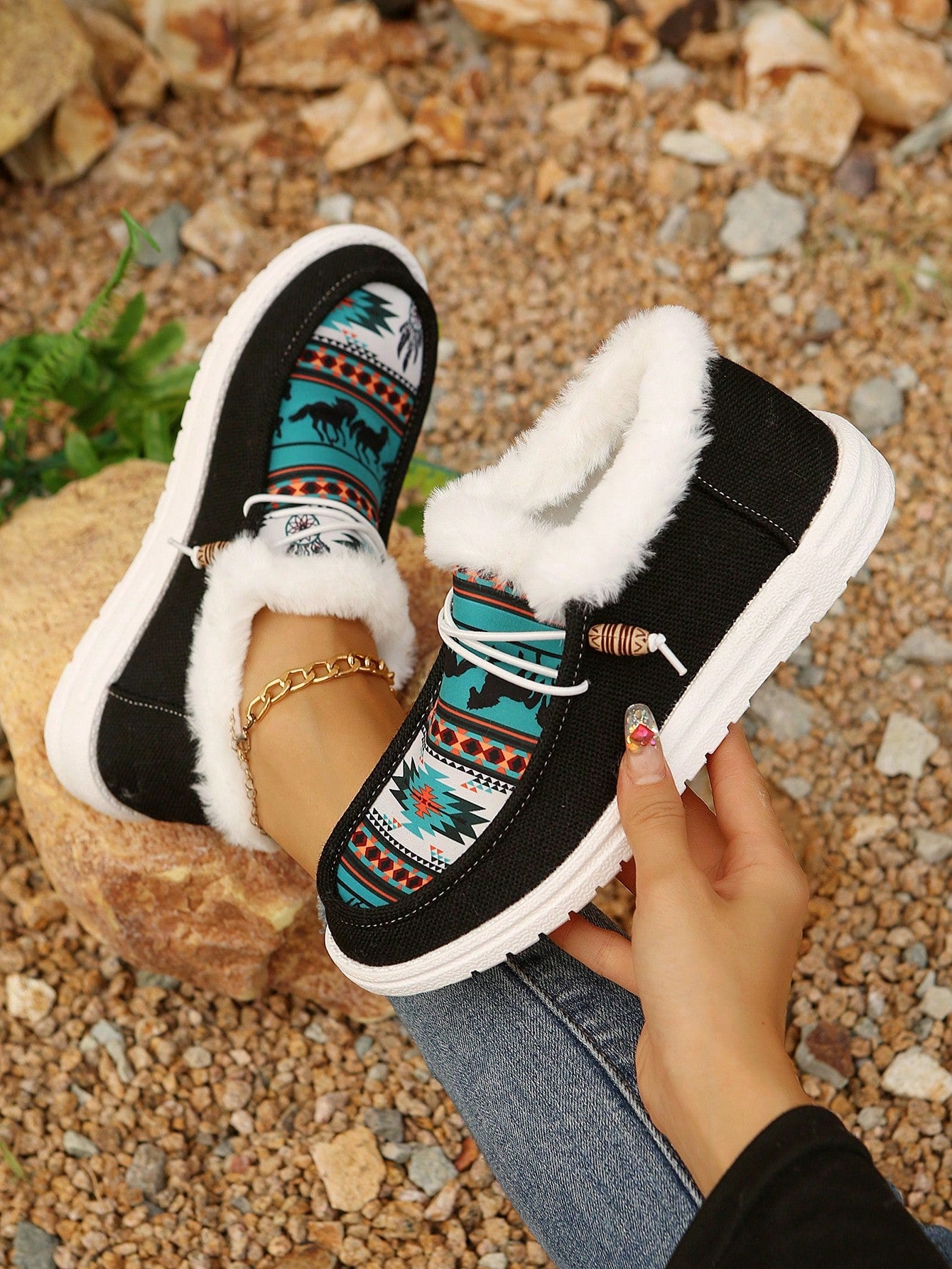 New Outdoor Casual Bohemian Style Fleece Lace-Up Plus Size Flat Leisure Sports Shoes For Women