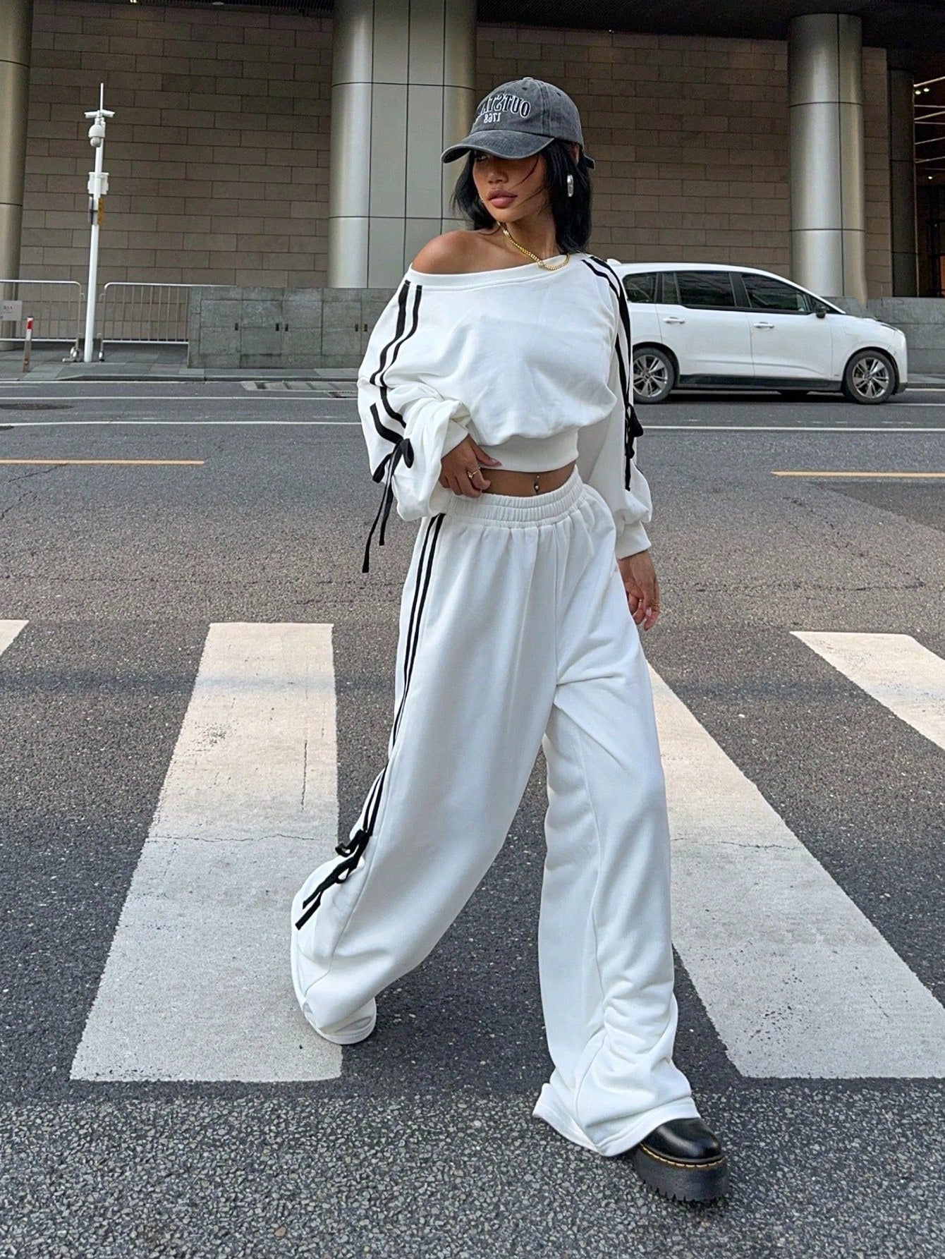 Muchic Navy Blue Women Sports Cropped Sweatshirt And Sweatpant Set With Side Stripe