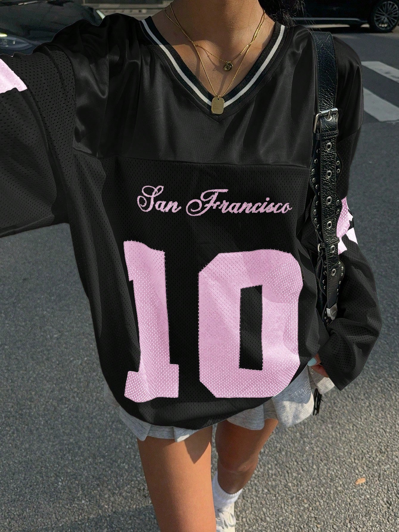 EZwear Women's New V-Neck Casual Sports Letter & Graphic Splice Oversized Loose Long Sleeve T-Shirt, White