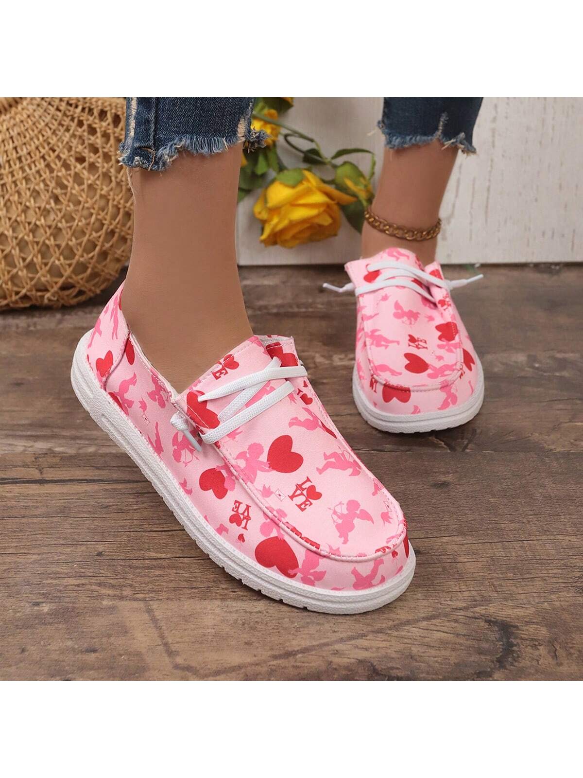 Round Toe Lace-Up Contrast Color Heart & Cartoon Print Fashionable Versatile Women Casual Sneakers For Urban Outdoor