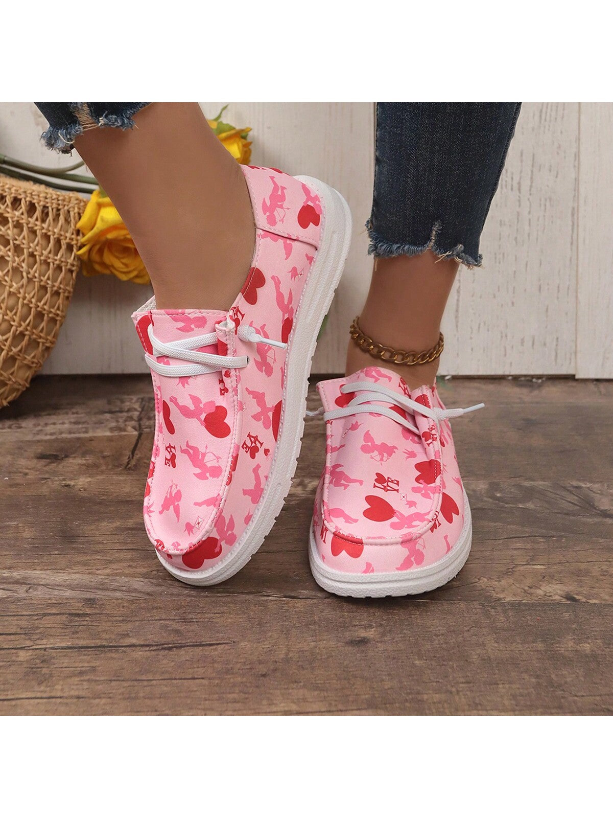 Round Toe Lace-Up Contrast Color Heart & Cartoon Print Fashionable Versatile Women Casual Sneakers For Urban Outdoor