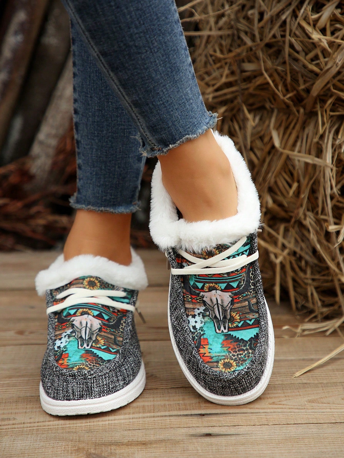 New Outdoor Casual Bohemian Style Fleece Lace-Up Plus Size Flat Leisure Sports Shoes For Women