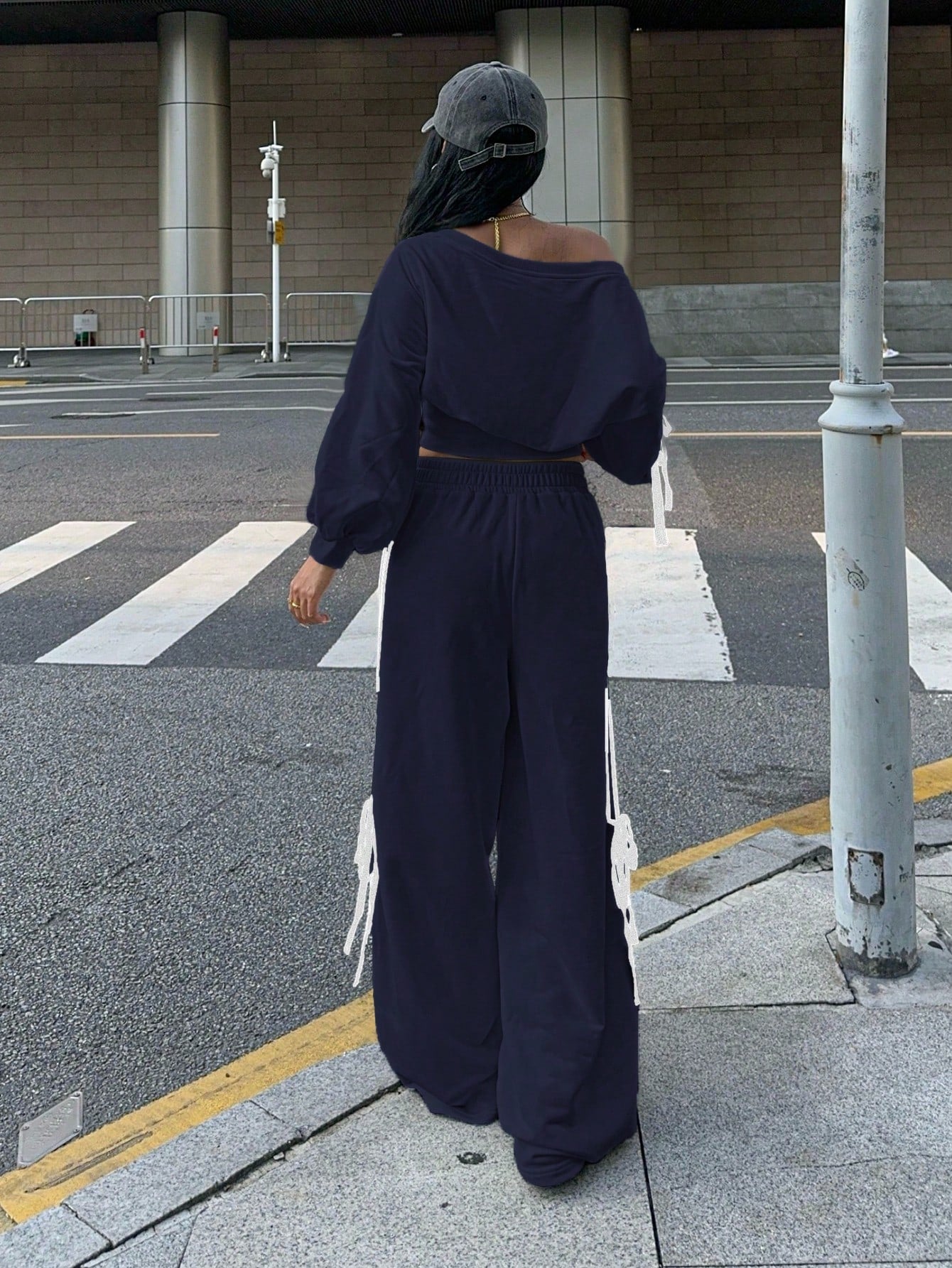 Muchic Navy Blue Women Sports Cropped Sweatshirt And Sweatpant Set With Side Stripe