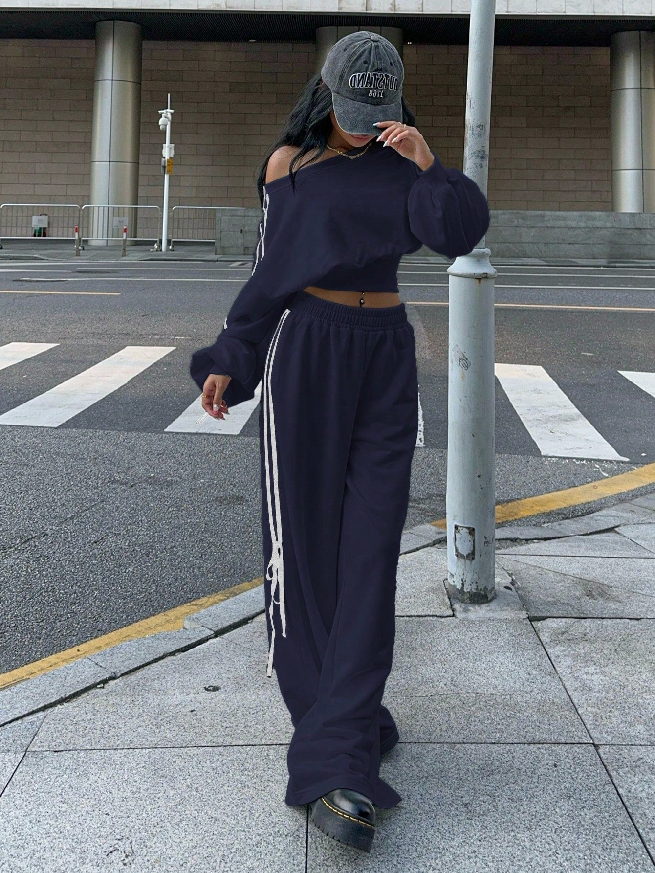Muchic Navy Blue Women Sports Cropped Sweatshirt And Sweatpant Set With Side Stripe