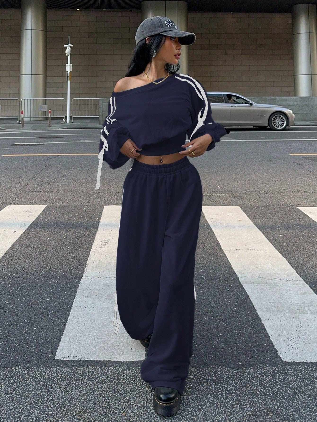 Muchic Navy Blue Women Sports Cropped Sweatshirt And Sweatpant Set With Side Stripe