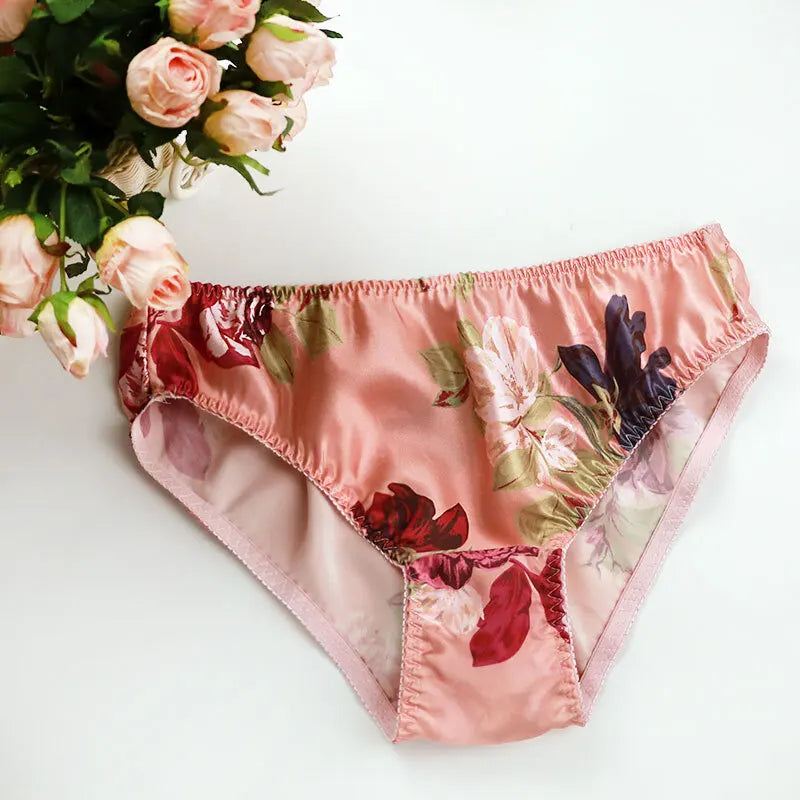 Silk Underwear Women's Large Size XXL e Breathable Antibacterial Low Waist Comfortable Innerwear Daily Use Cartoon Pat...