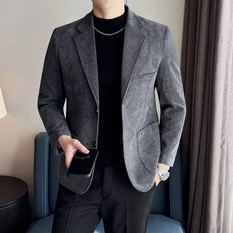 Corduroy suits are high-end, fashionable, cool and versatile. They are suitable for casual banquets, shopping, traveling, autumn