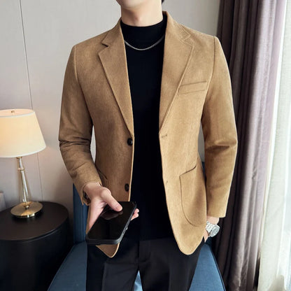 Corduroy suits are high-end, fashionable, cool and versatile. They are suitable for casual banquets, shopping, traveling, autumn