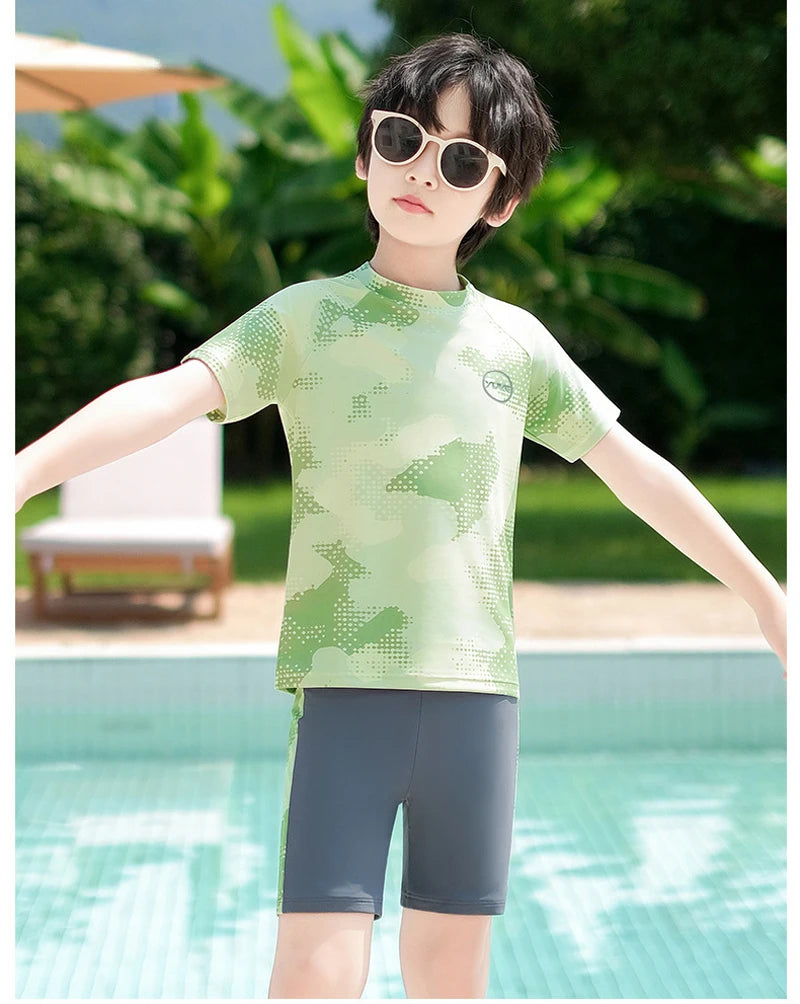 Boys Swimwear Two Piece Swimsuit Set Short Sleeve Rash Guard Top with Swim Trunks Kids Bathing Suit for Beach and Pool Swimming