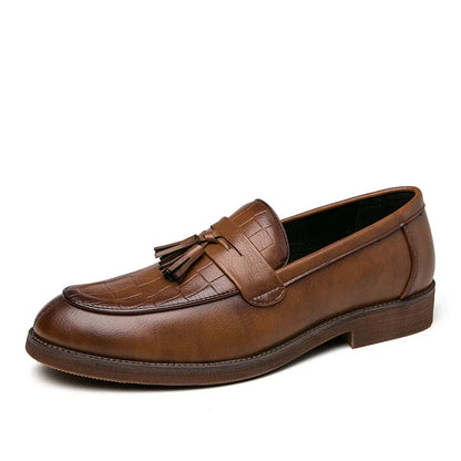 2025 Leather casual shoes men loafers Luxury Band Slip on male dress shoes leisure style big size 38-47 good Wear-resistant sole