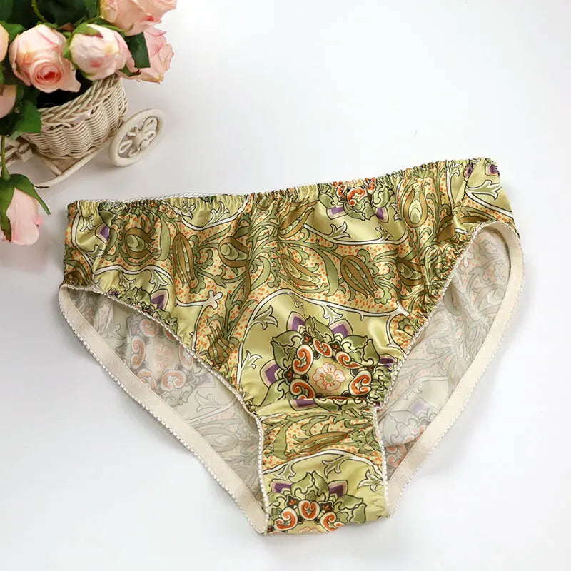 Silk Underwear Women's Large Size XXL e Breathable Antibacterial Low Waist Comfortable Innerwear Daily Use Cartoon Pat...