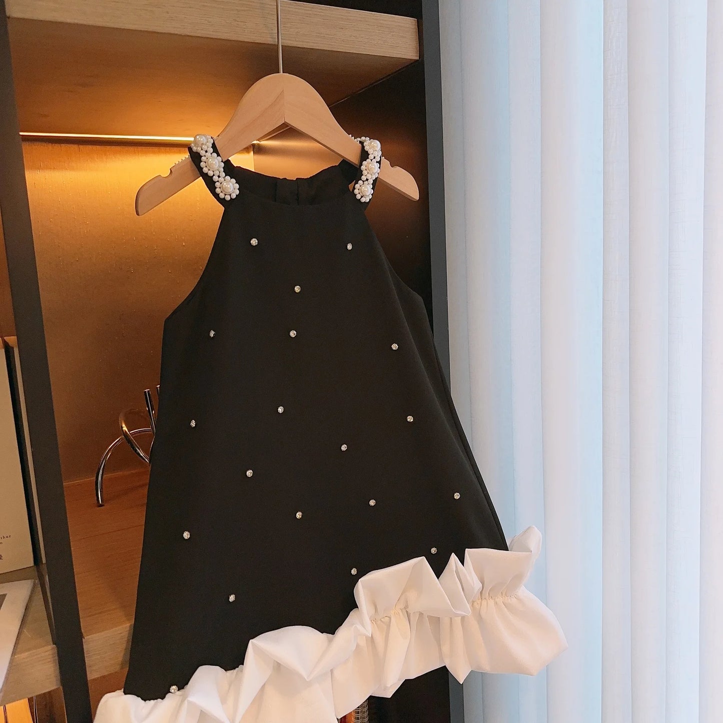 Girls Casual Dresses New 2024 Fashion Lovely Sweet Summer Sling Sleeveless New Vest Princess Pearl Pleated Childrens Clothing