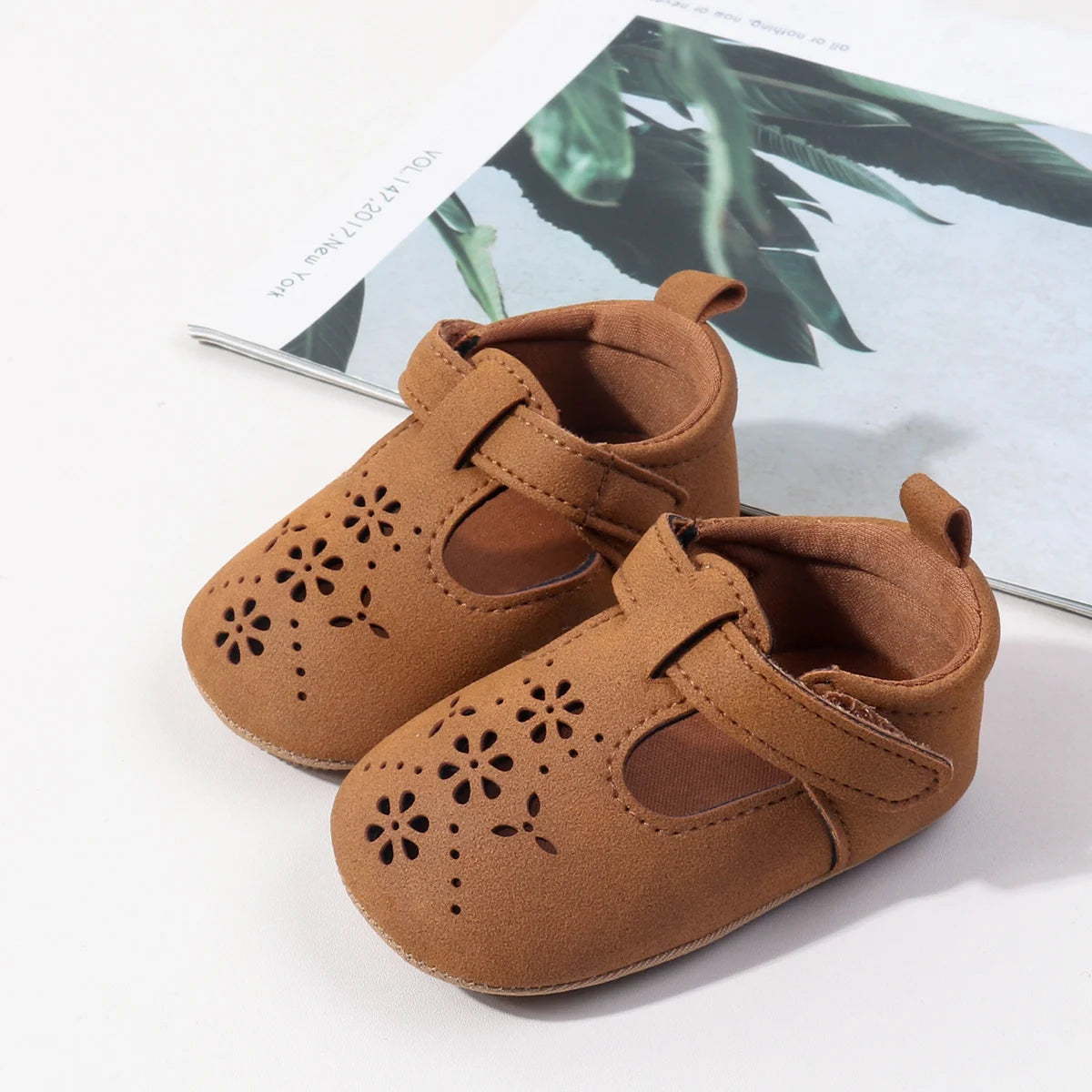 Baby Shoes For Boys And Girls, New Style, 0-1 Year Old, Hollow Out Rubber Sole, Anti-slip And Breathable Learning